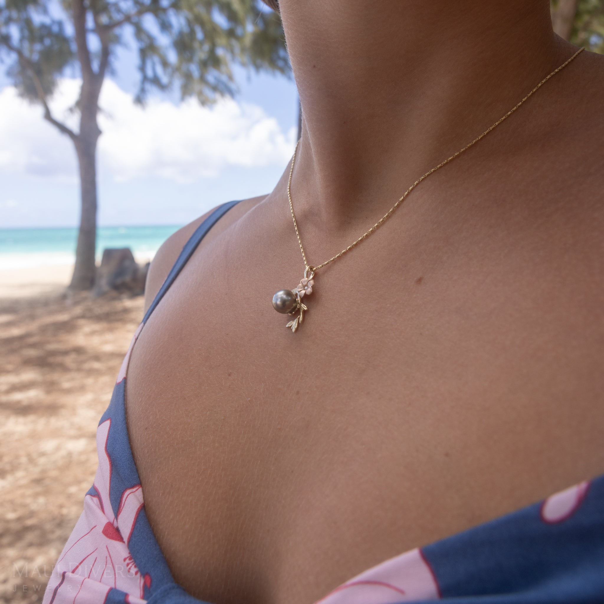 パール イン ブルームプルメリア タヒチアンブラックパール ペンダント ダイヤモンド 25mm 2トーンゴールド