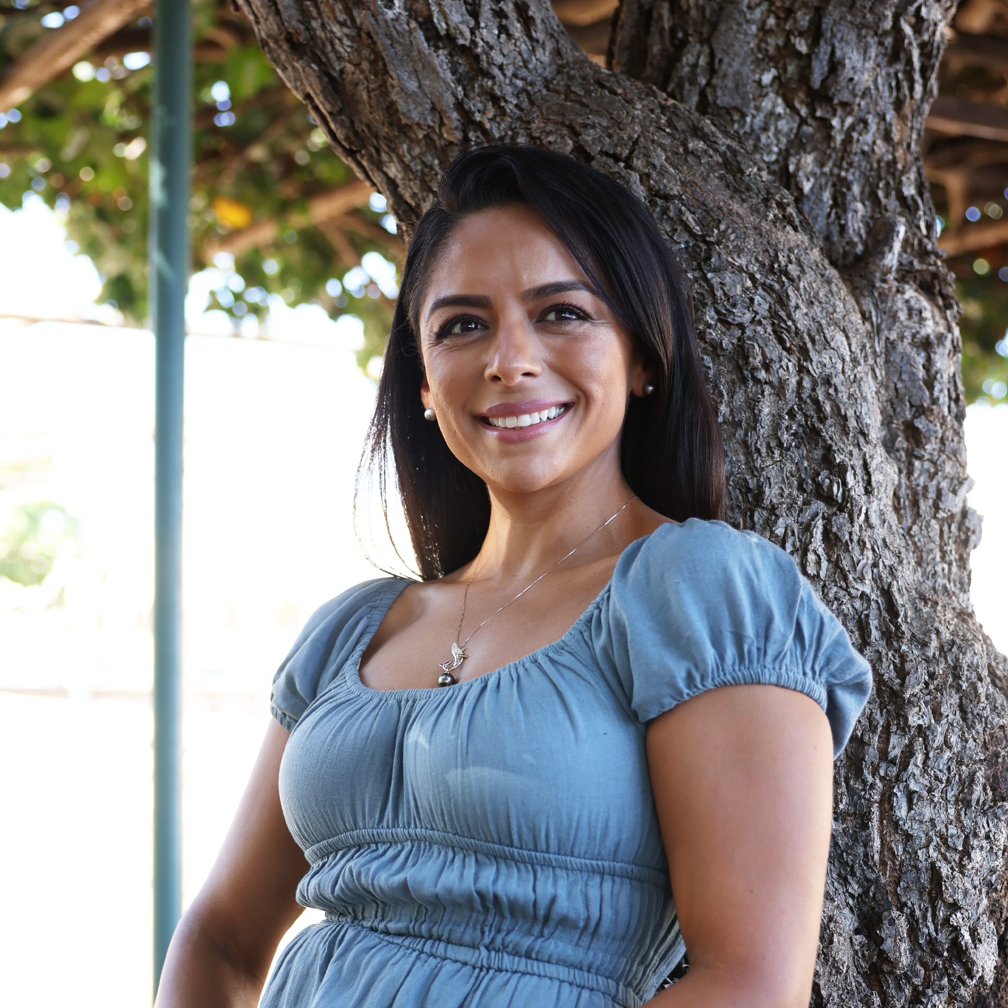 マウイダイバーズジュエリー オーシャンダンス クジラ タヒチアンブラックパール ペンダント ゴールド ダイヤモンド 木を背に学ぶモデル