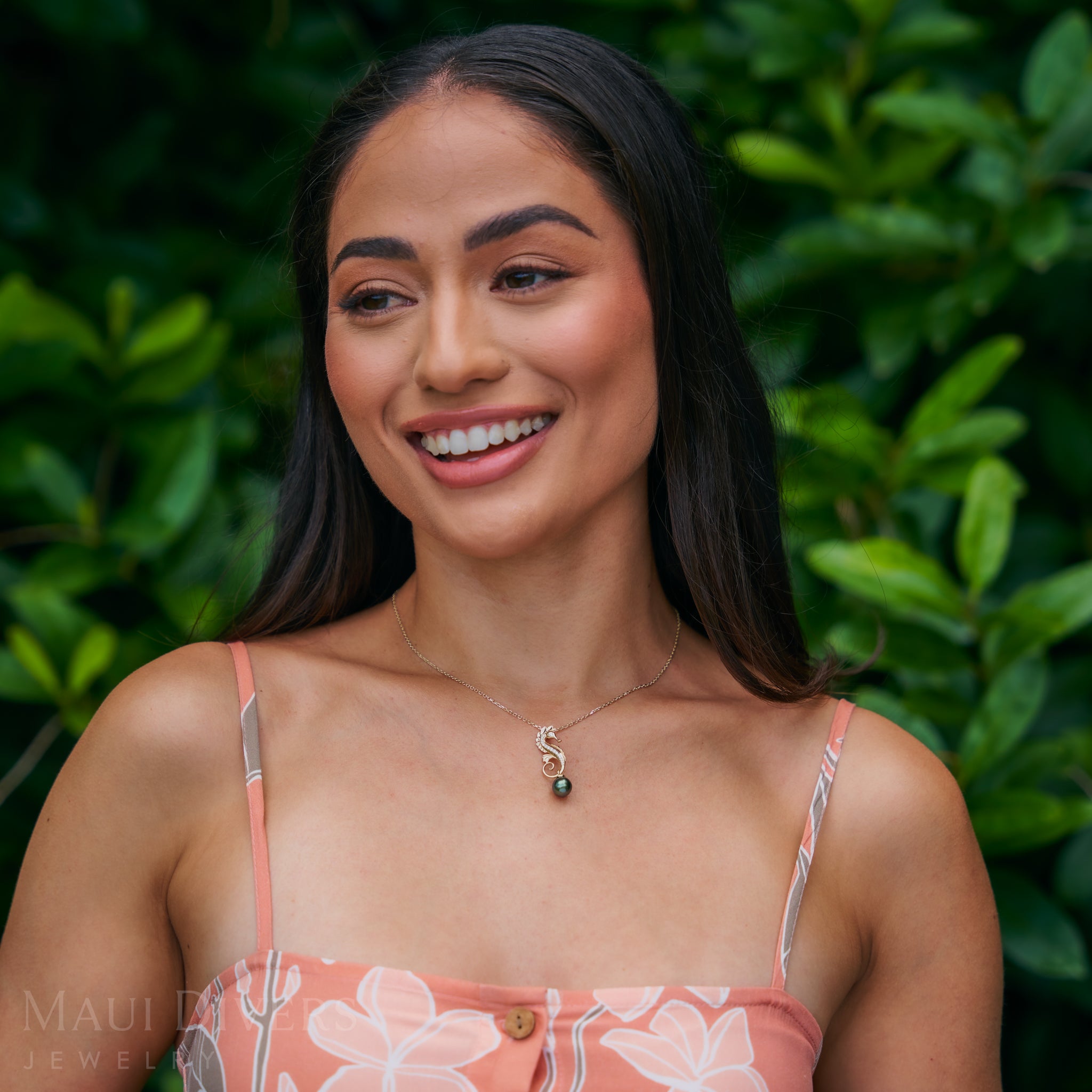 オーシャンダンス シーホース タヒチアンブラックパール ペンダント ダイヤモンド ゴールド 9-10mm