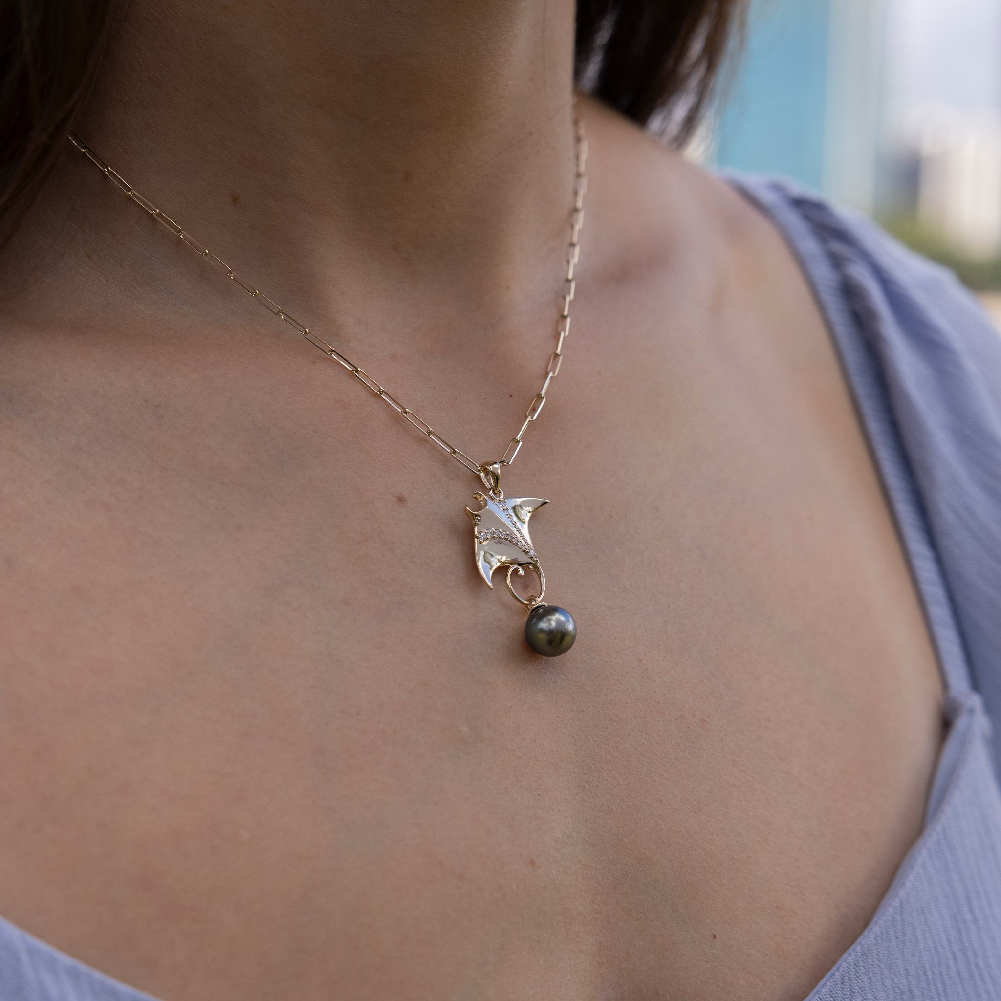 オーシャンダンス マンタ・レイ タヒチアンブラックパール ペンダント ダイヤモンド ゴールド 9-10mm