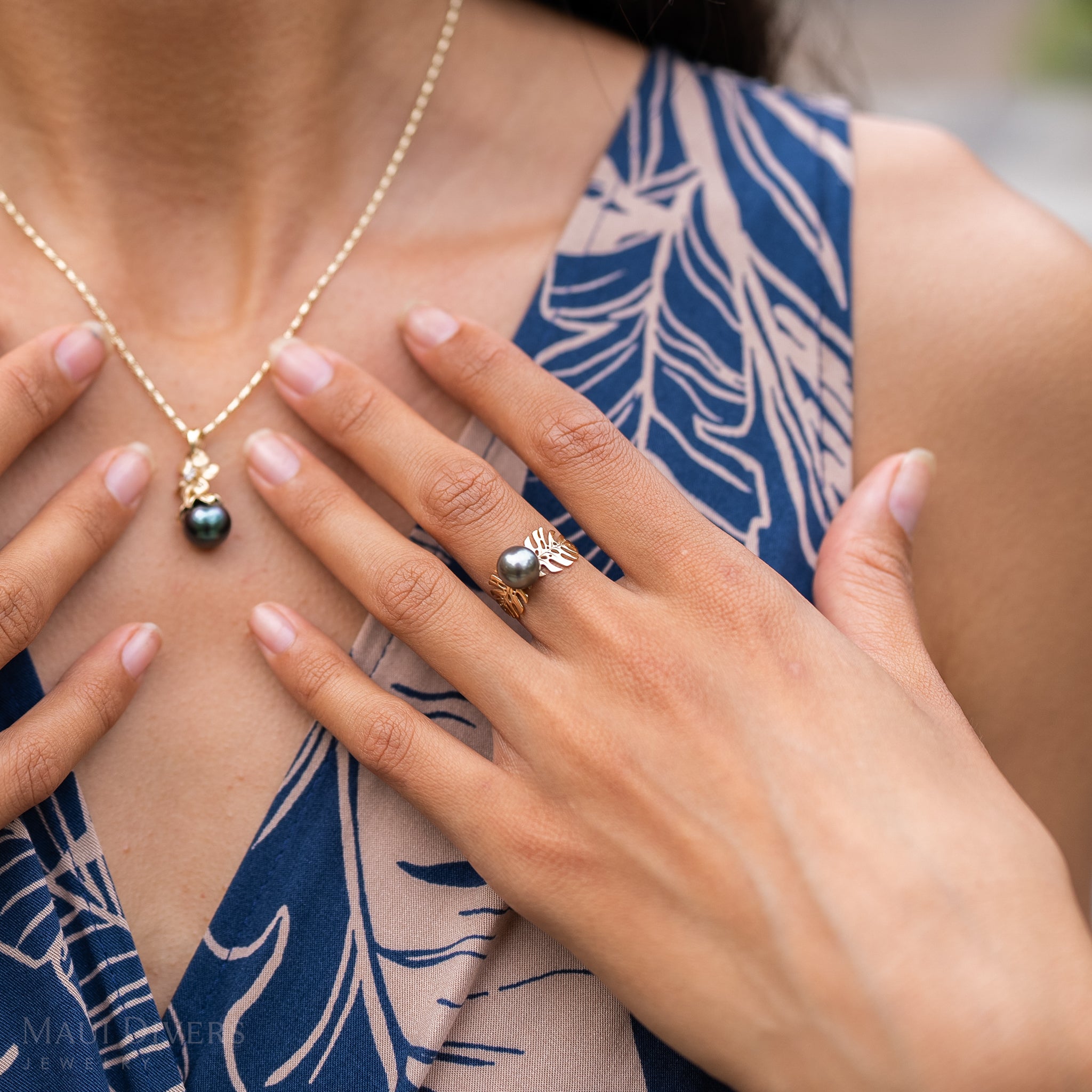 モンステラ・タヒチ・ブラック・パール・リング ゴールド - 8-9mm