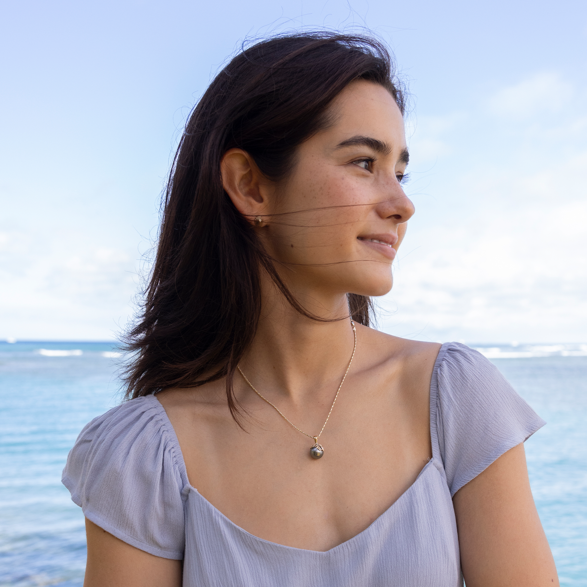 リビング・ヘアルーム・タヒチアン・ブラック・パール・ペンダント ゴールド 12-13mm