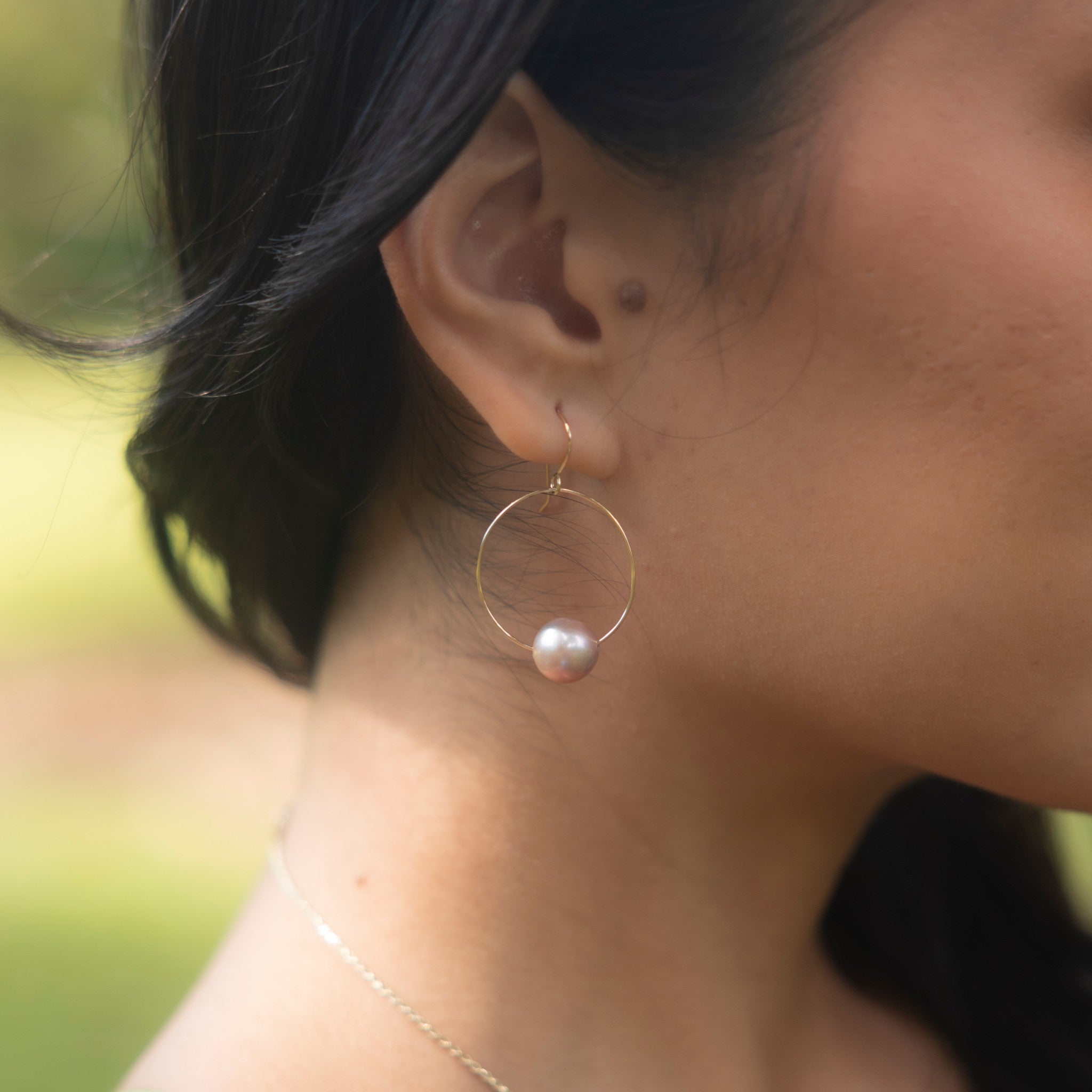 ライラック淡水パール・イヤリング ゴールド - 10-11mm