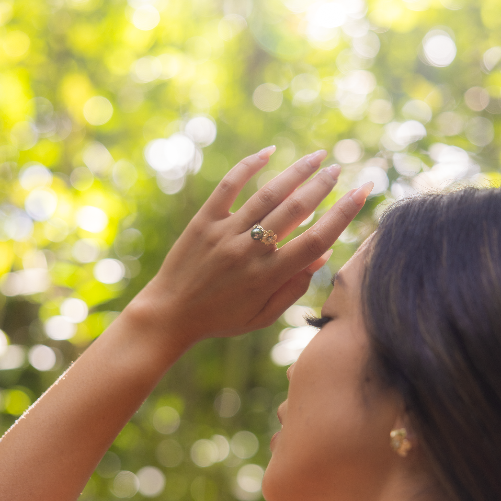 Nāʻū タヒチ黒真珠 ダイヤモンド ゴールド リング - 7-8mm