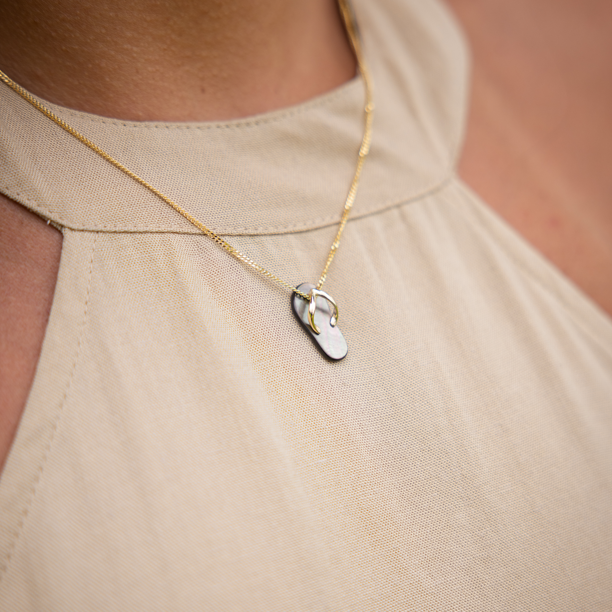 Black Mother of Pearl Slipper Pendant in Gold - 20mm