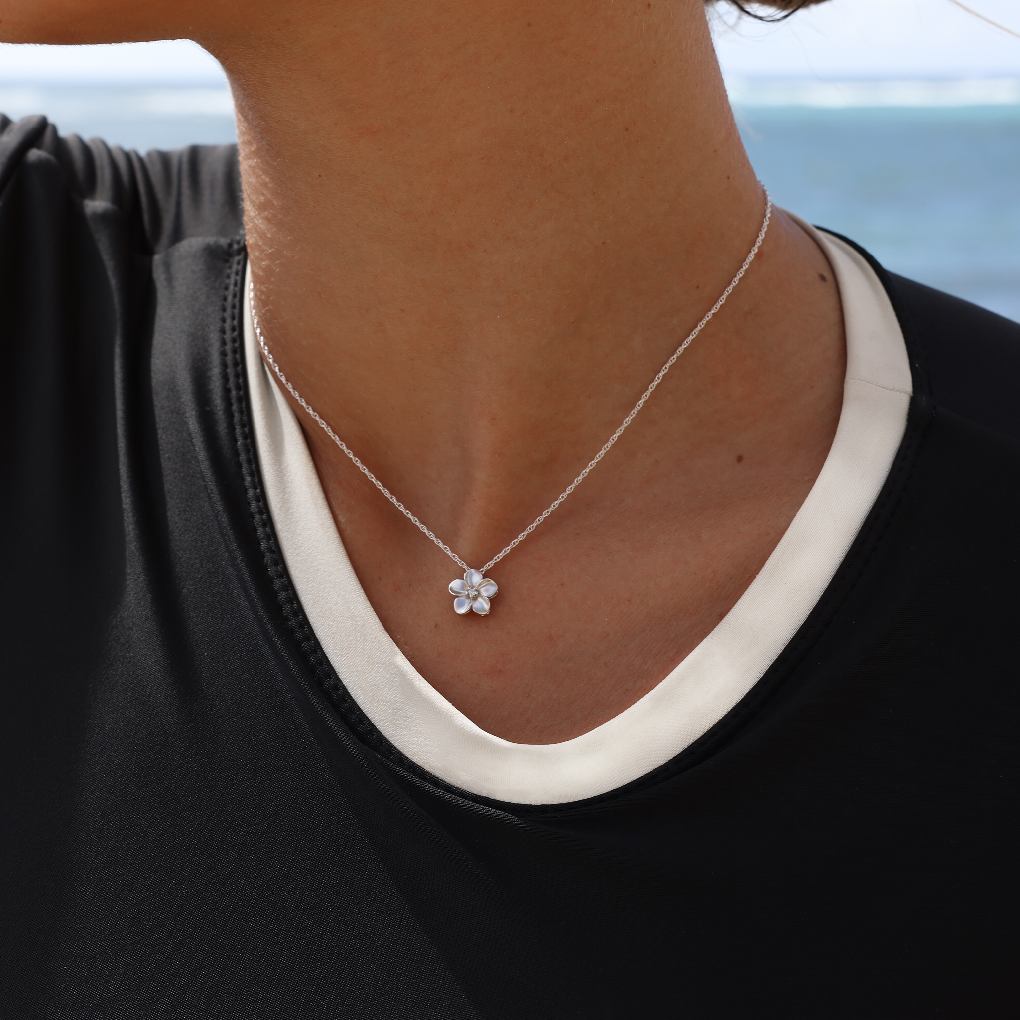 プルメリア ダイヤモンド ホワイトゴールド ペンダント - 11mm