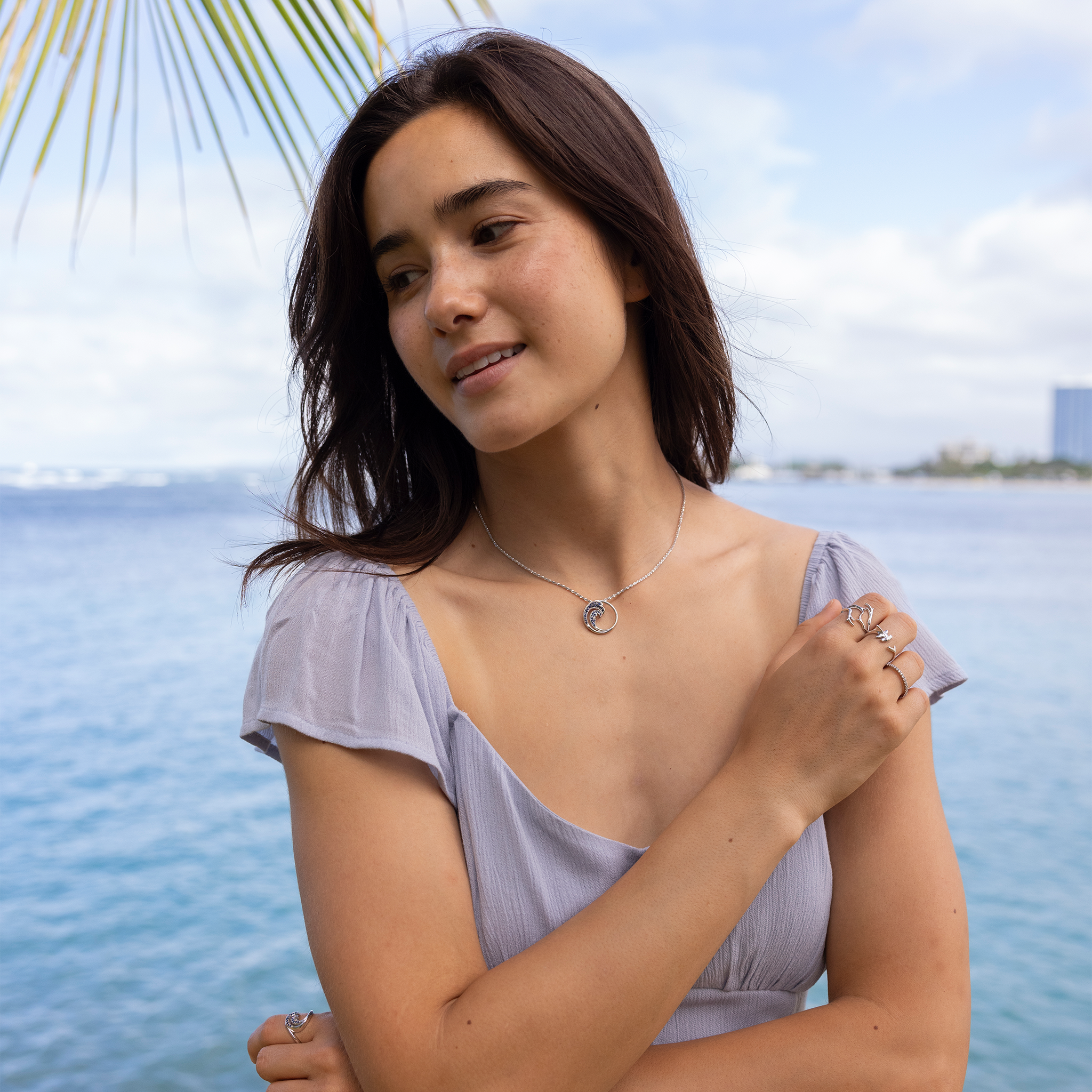 ブルーサファイアとホワイトゴールドのペンダント - 22mm