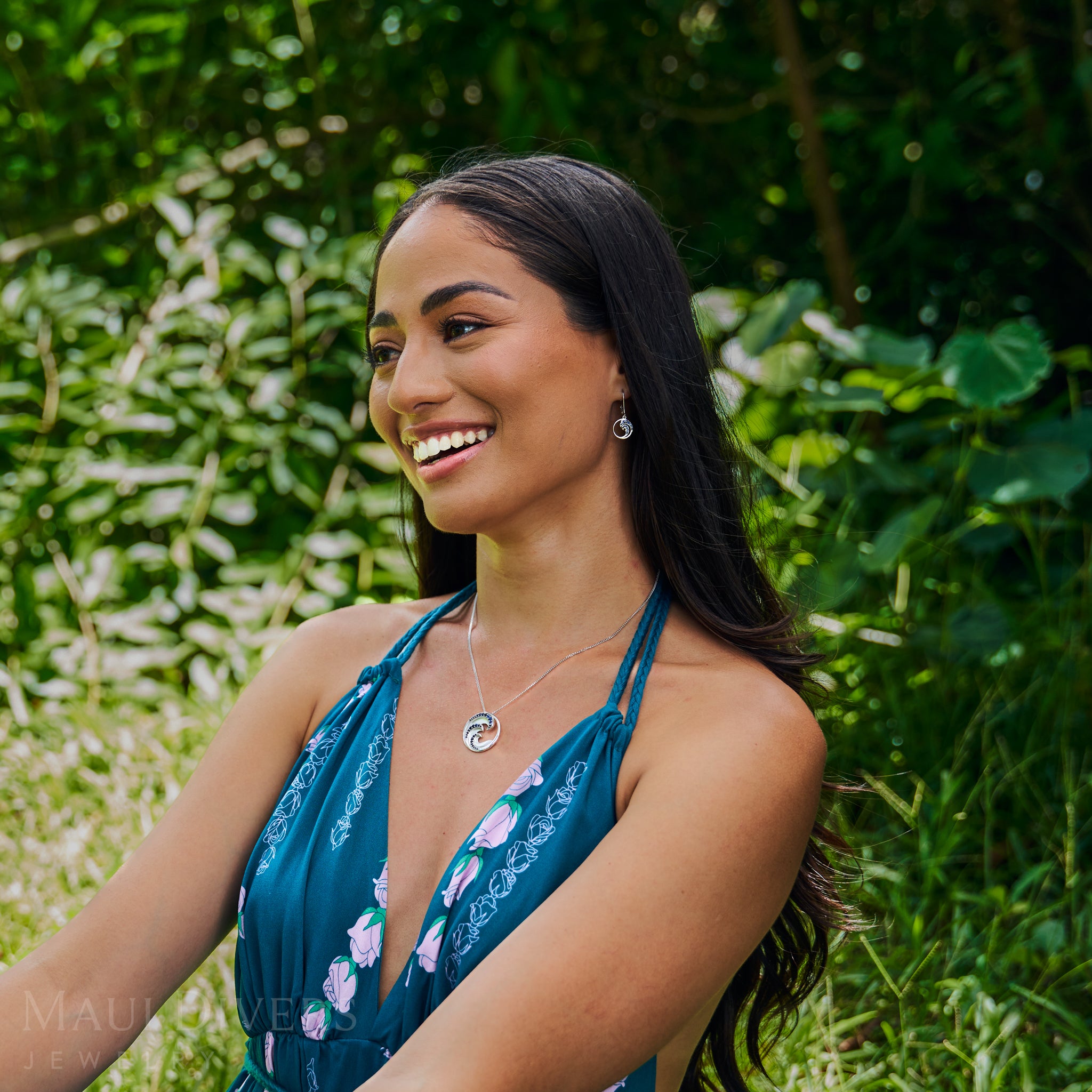 ブルーサファイアとホワイトゴールドのペンダント - 24mm