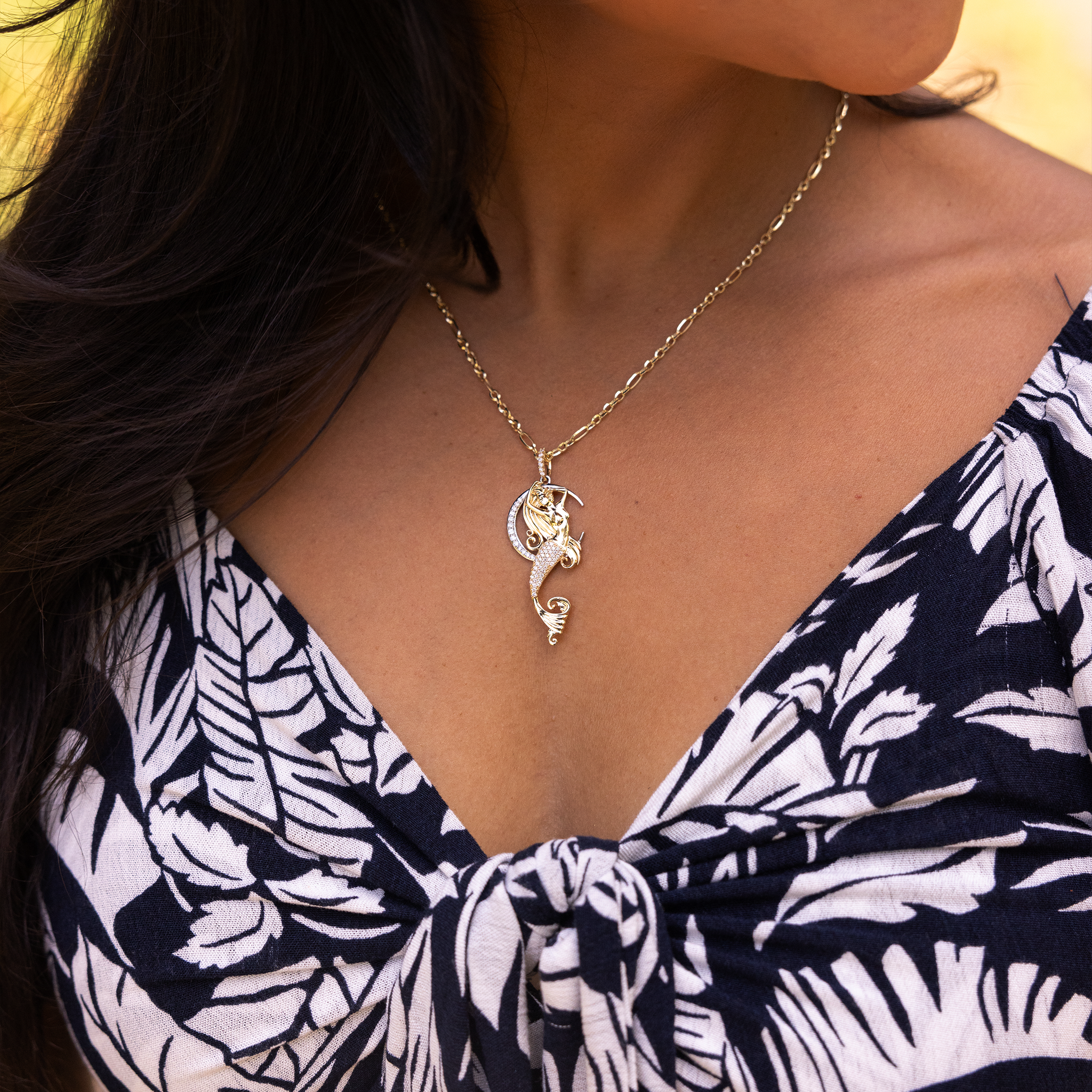 ムーンマーメイド ペンダント ダイヤモンド ツートーンゴールド 42mm