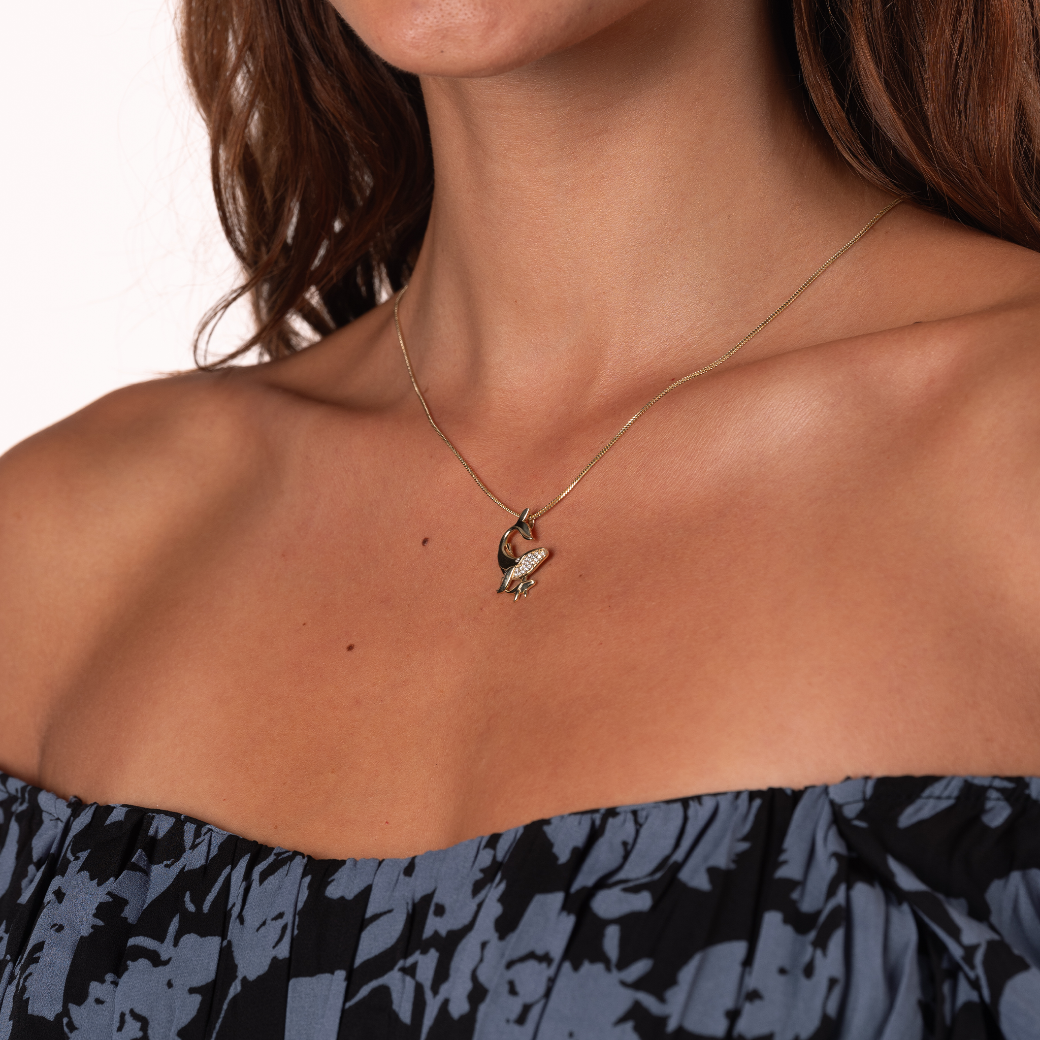 オーシャンダンス ザトウクジラの母と子のペンダント ダイヤモンド ゴールド 24mm