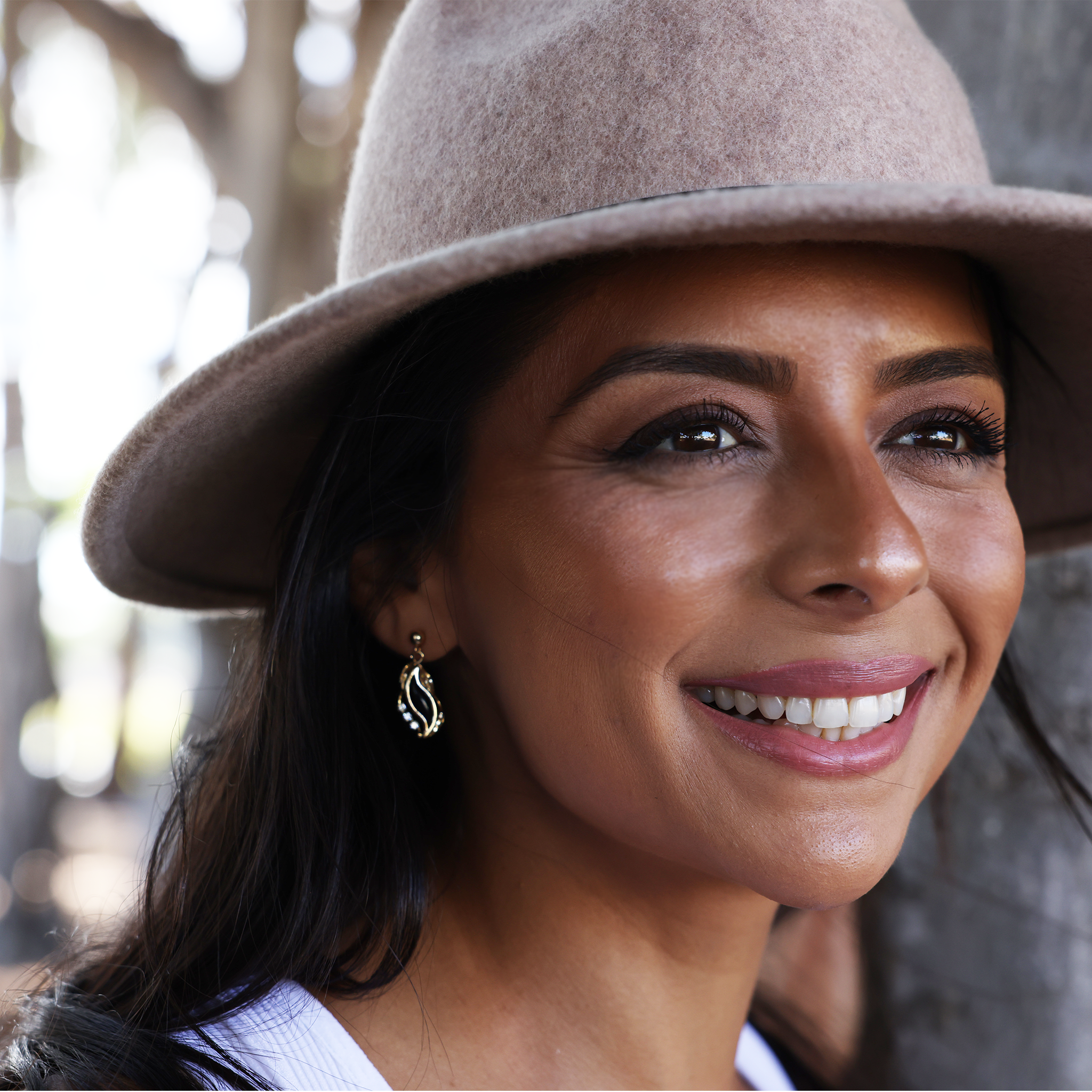 Paradise Black Coral Earrings in Gold with Diamonds - 19mm