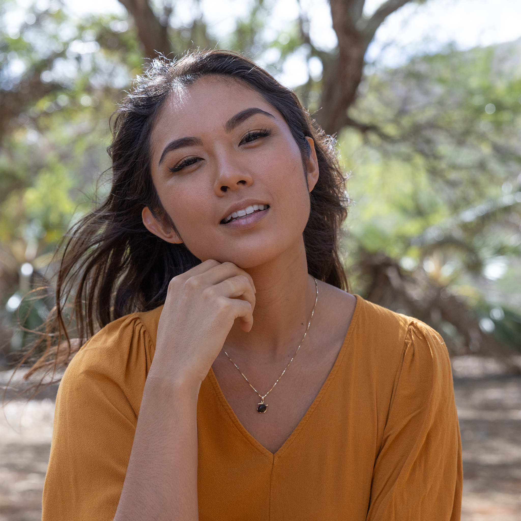 Honu Black Coral Pendant in Gold - 11mm