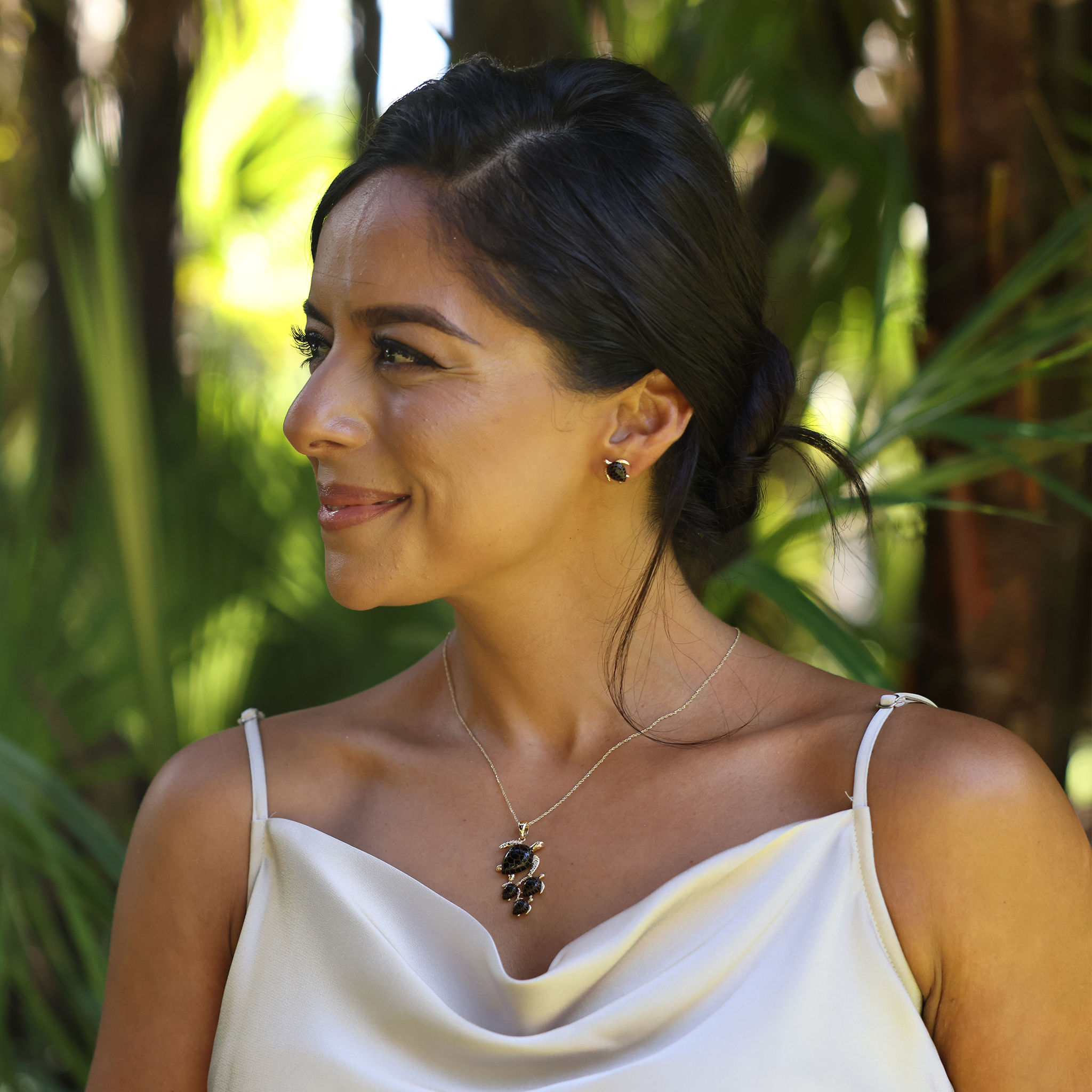 Honu Black Coral Pendant in Gold - 36mm