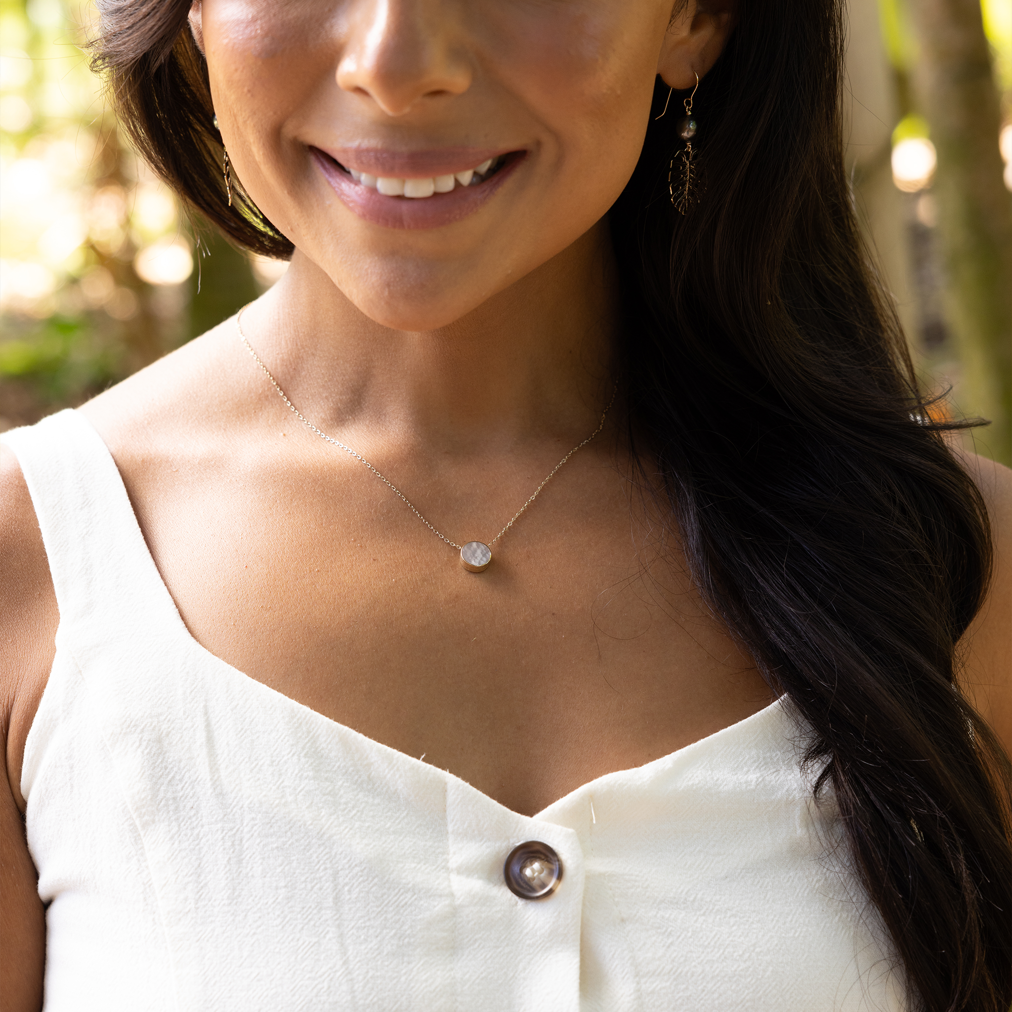 16-18インチ アジャスタブル エクリプス フリップサイド ブラックコーラル&マザーオブパール ゴールドネックレス 9mm