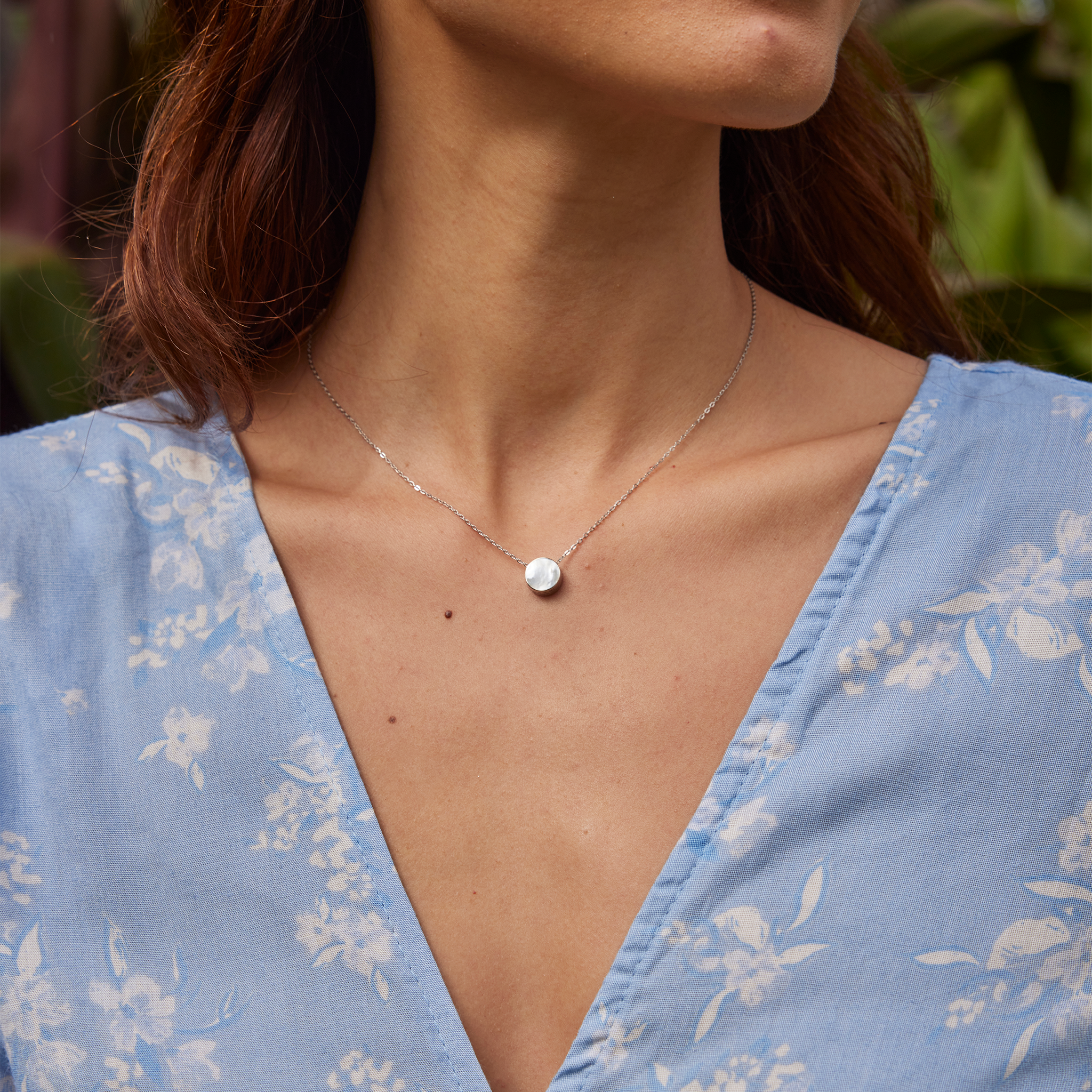 16-18インチ アジャスタブル エクリプス フリップサイド ブラックコーラル&マザーオブパール ネックレス ホワイトゴールド 9mm