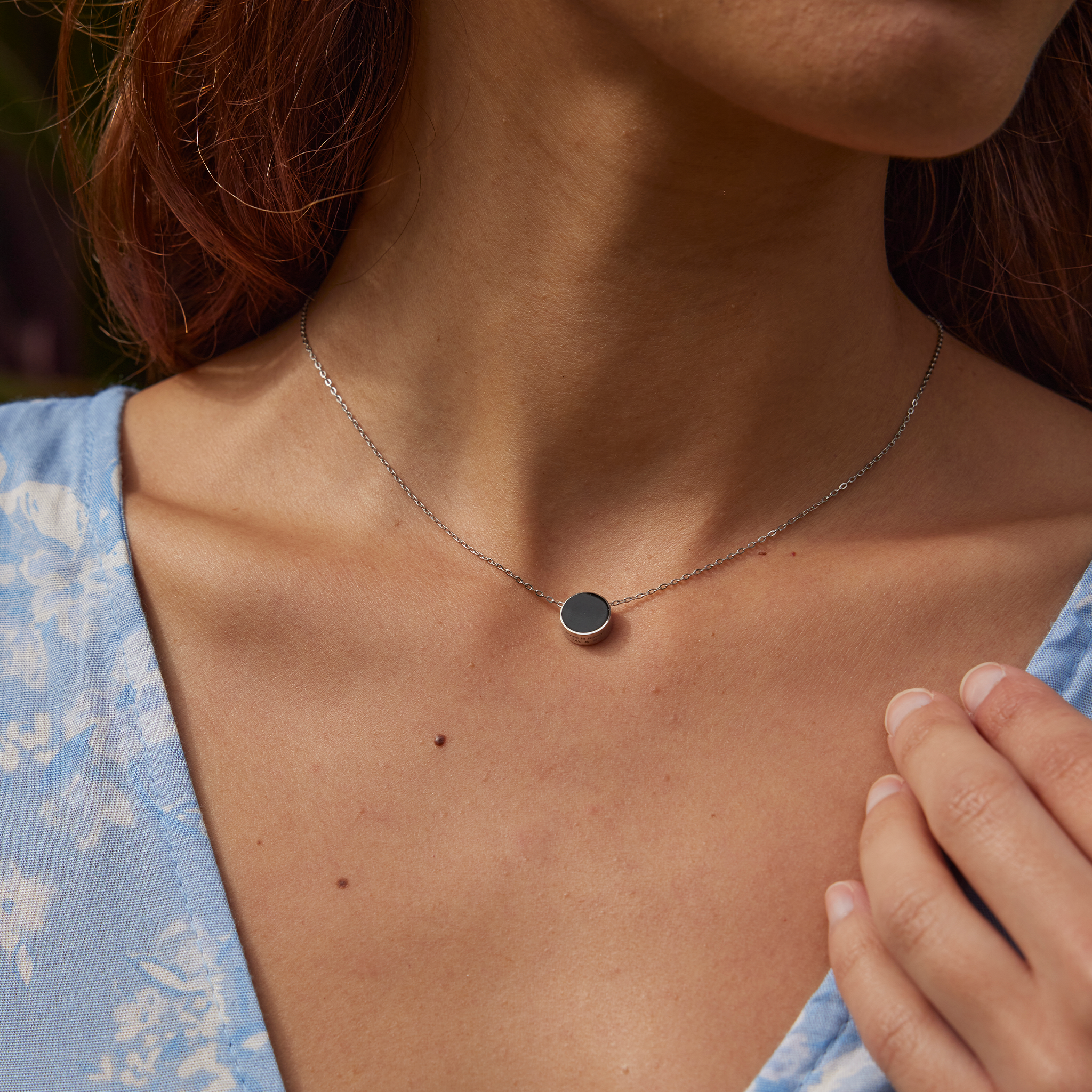 16-18インチ アジャスタブル エクリプス フリップサイド ブラックコーラル&マザーオブパール ネックレス ホワイトゴールド 9mm