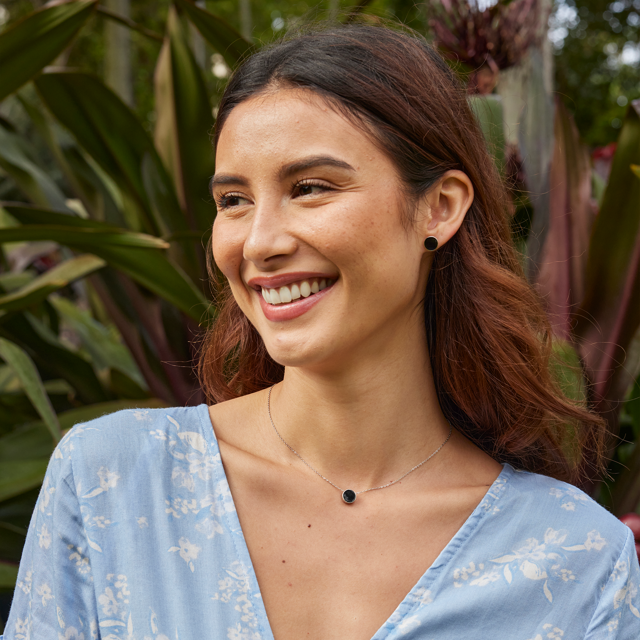 エクリプス ブラック コーラル ピアス ホワイトゴールド - 9mm