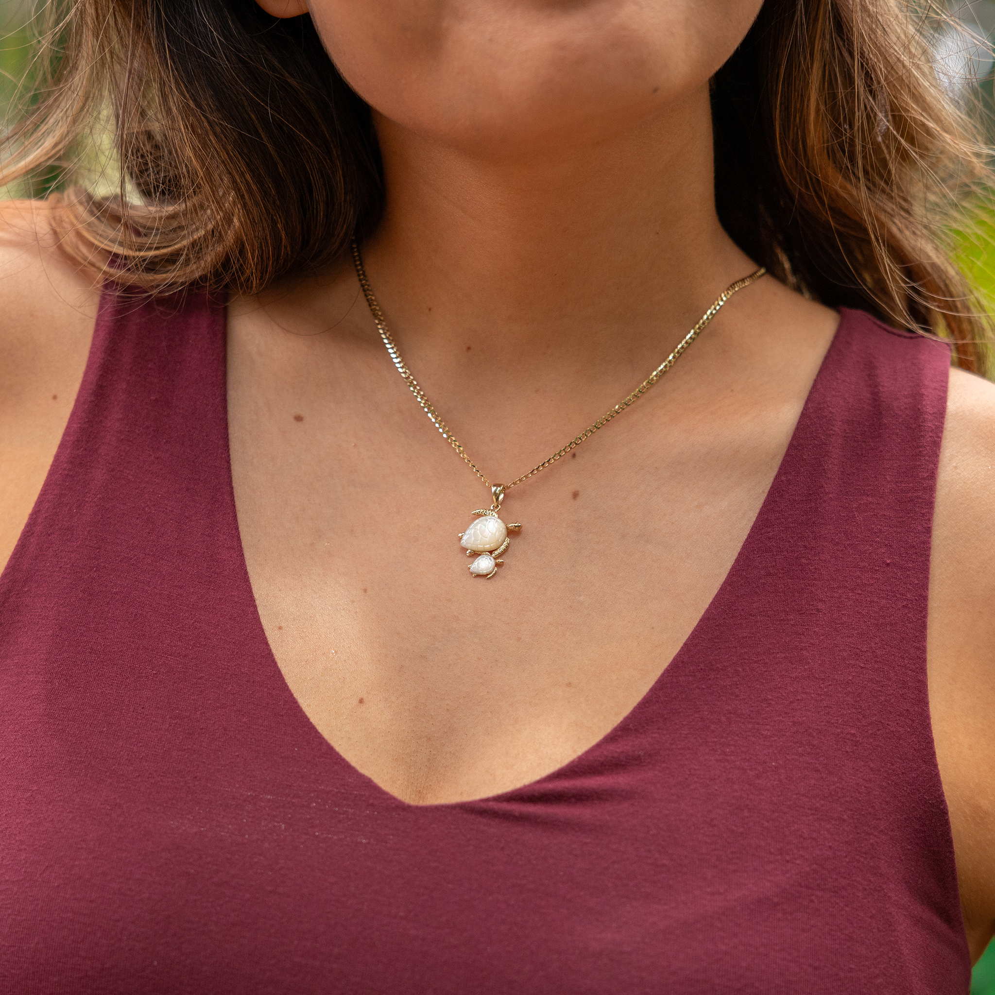 Honu Mother of Pearl Pendant in Gold - 22mm