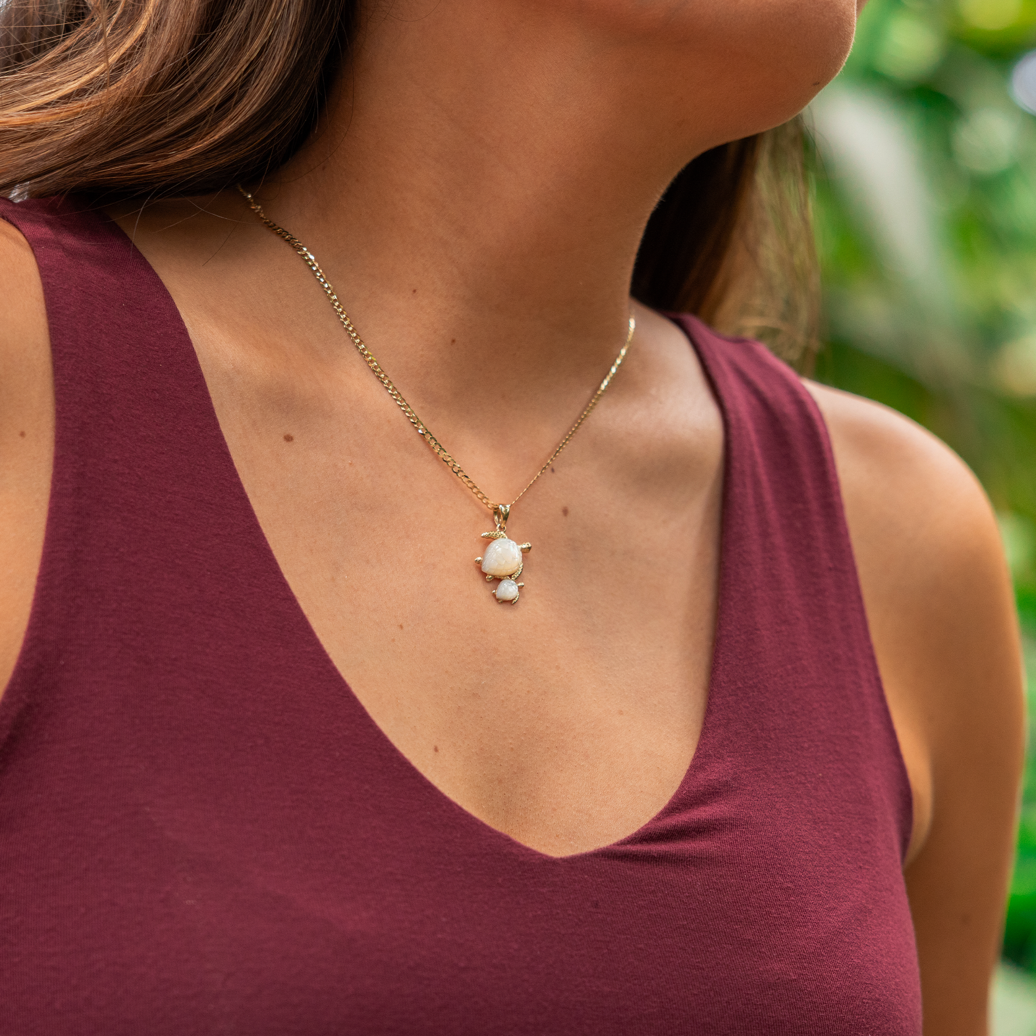 Honu Mother of Pearl Pendant in Gold - 22mm