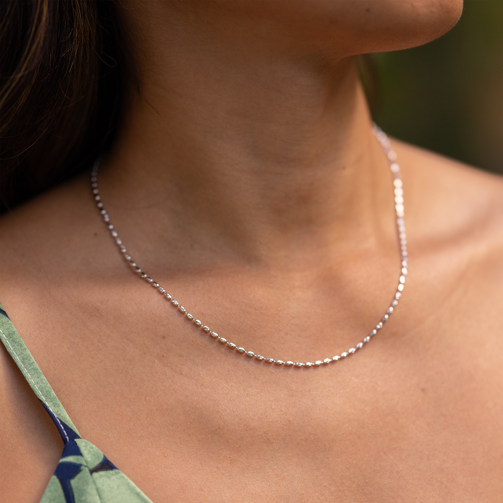 ホワイトゴールドの1.8mmオーバリーナ・チェーン