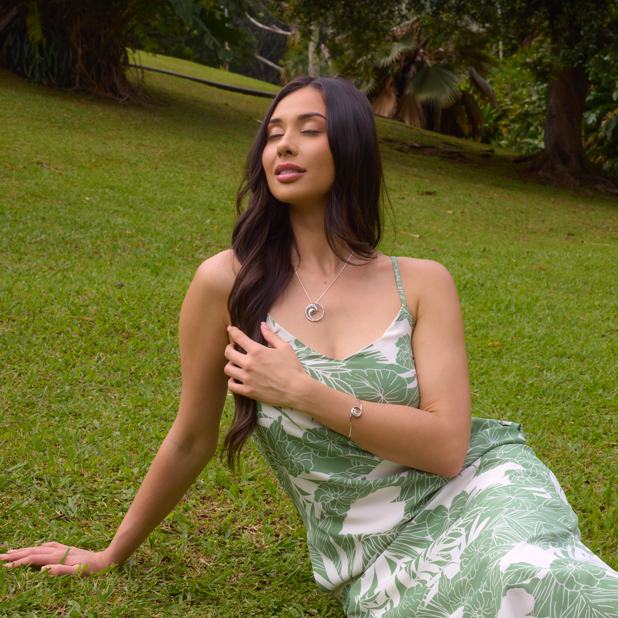 24" Adjustable Nalu Pendant Necklace in Sterling Silver - 30mm