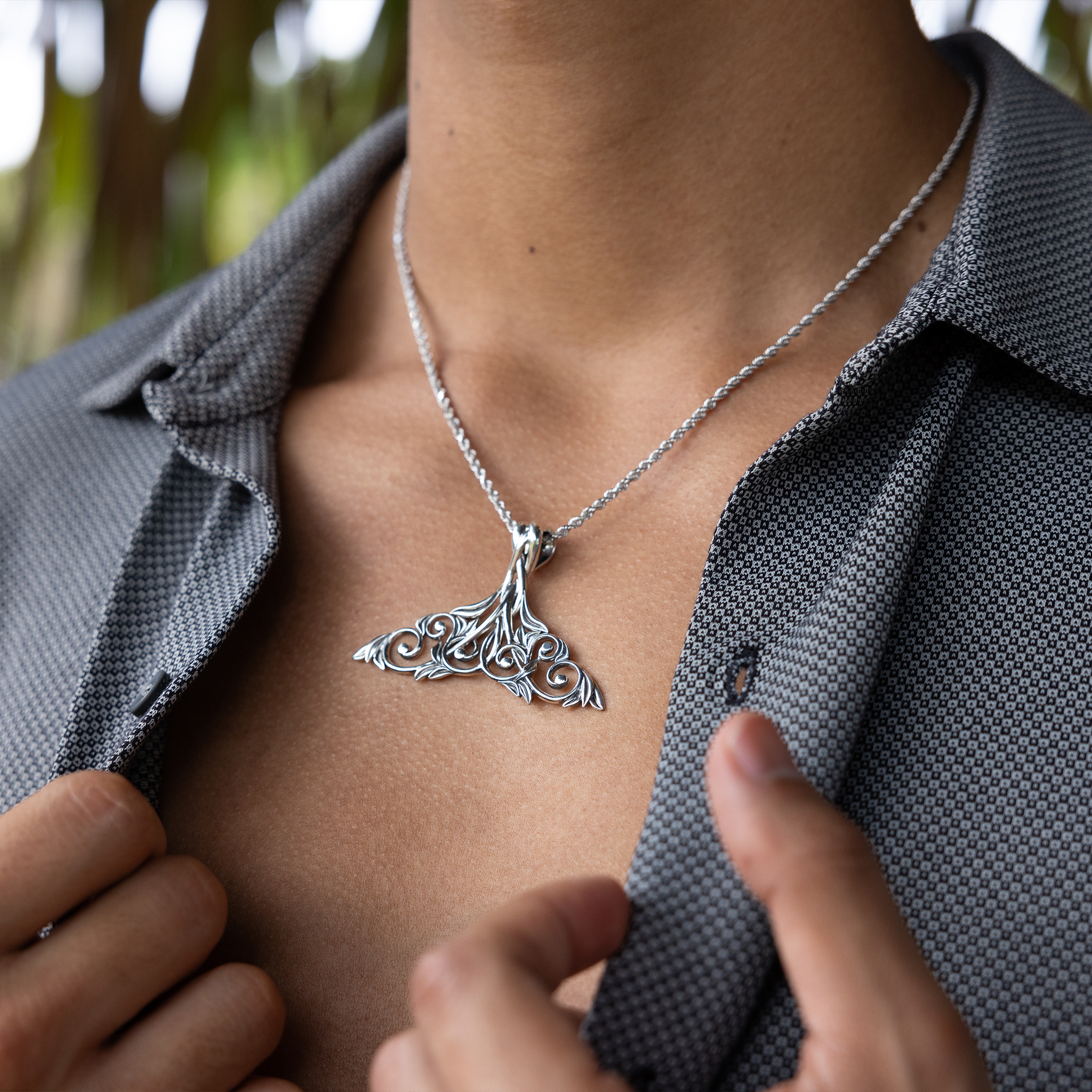 リビング・へアールーム・ホエール・テイル・ペンダント スターリング・シルバー 42mm