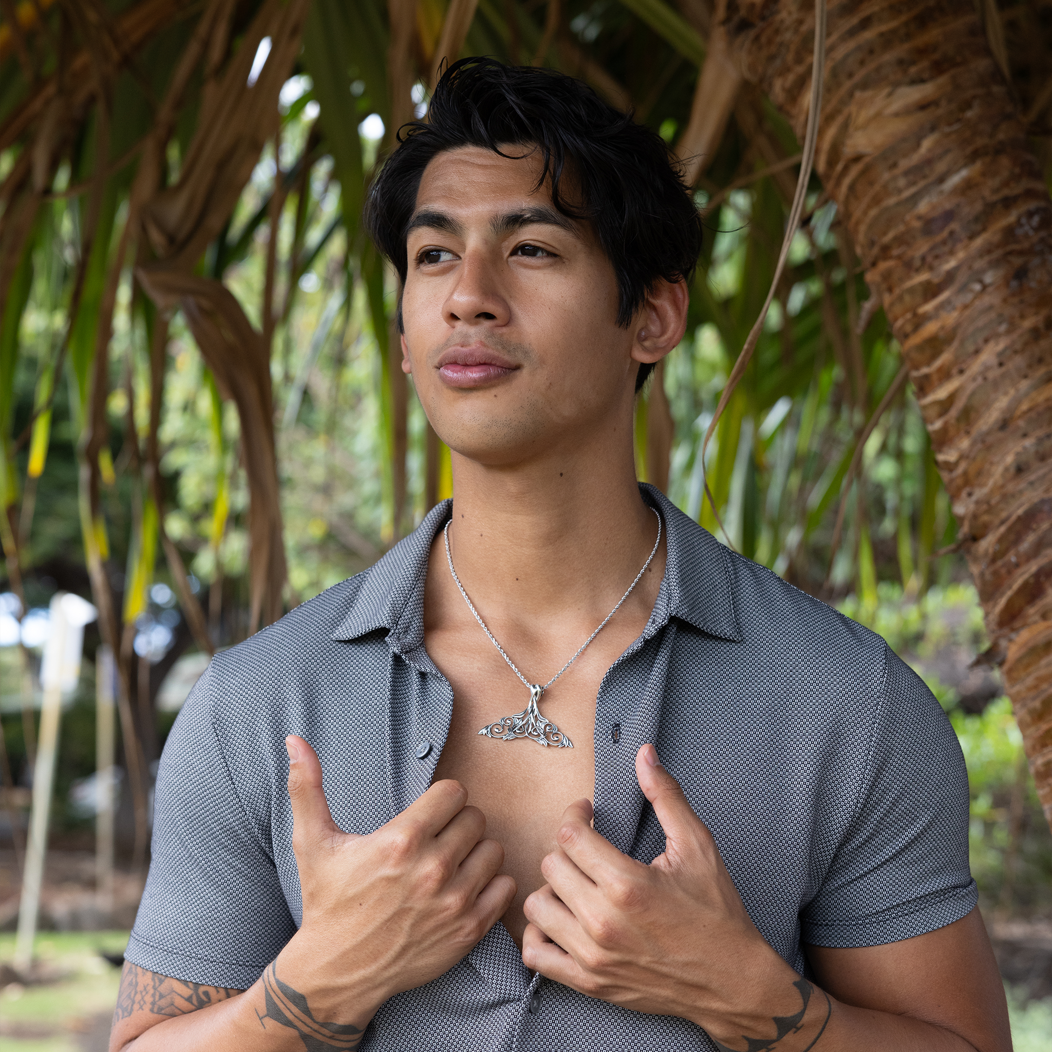 リビング・へアールーム・ホエール・テイル・ペンダント スターリング・シルバー 42mm