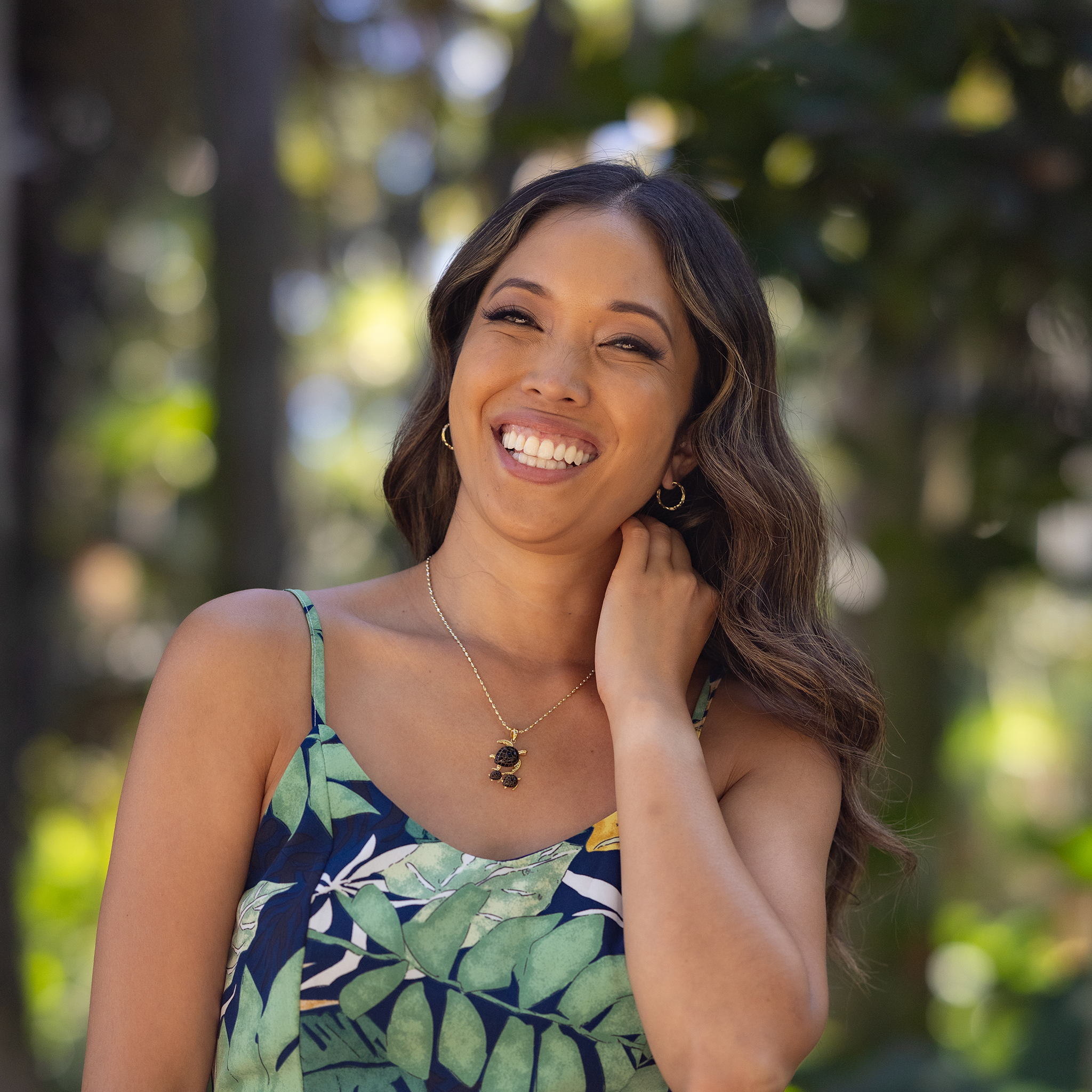 Hawaiian Heirloom Maile Scroll Earrings in Gold - 17.5mm