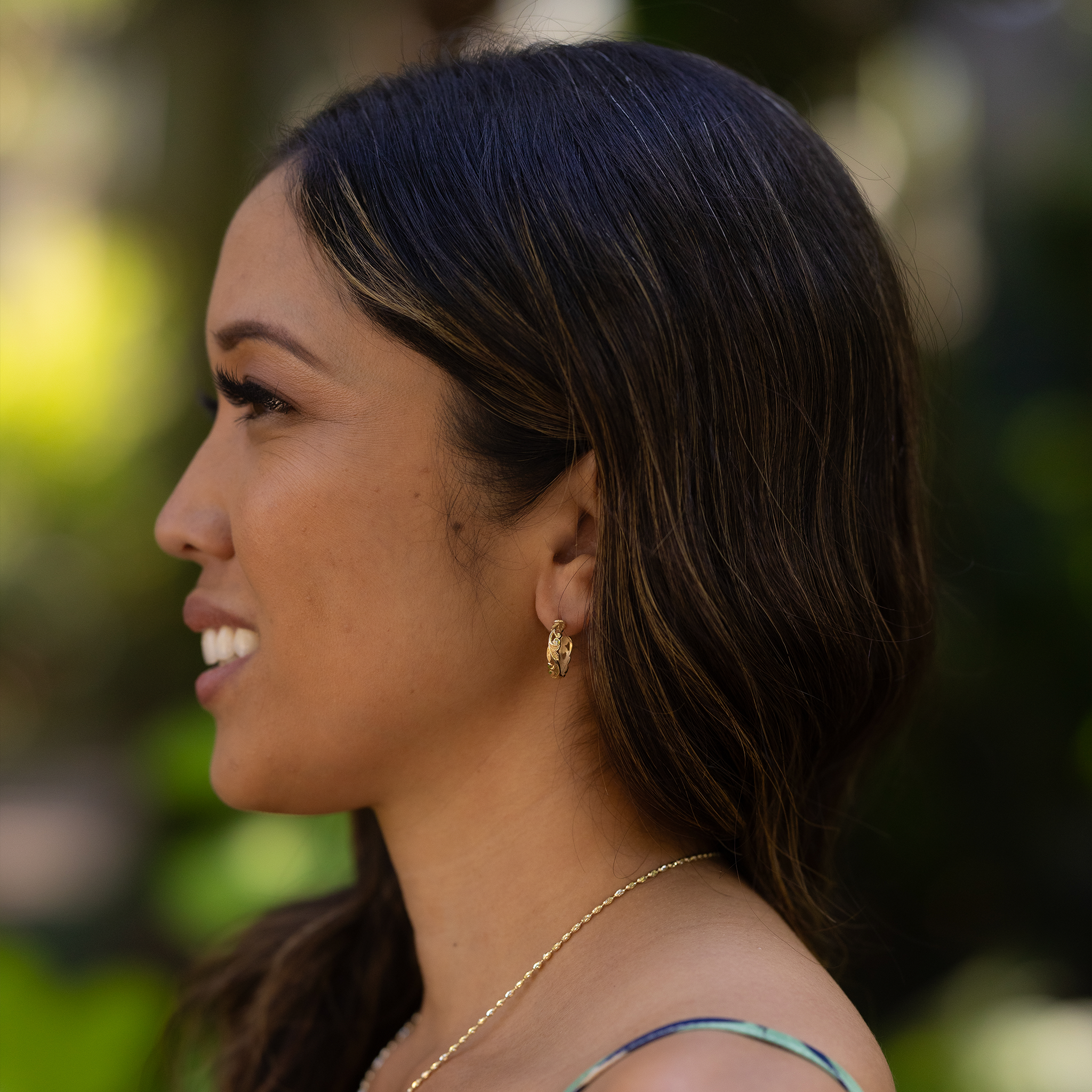 Hawaiian Heirloom Maile Scroll Earrings in Gold - 17.5mm