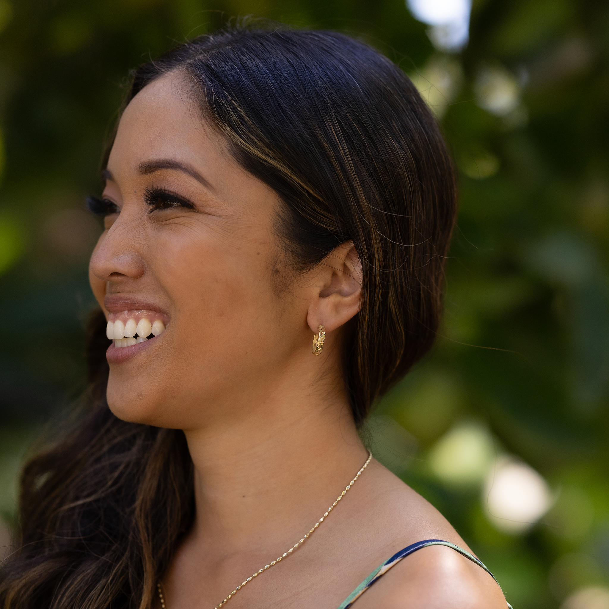 Hawaiian Heirloom Maile Scroll Earrings in Gold - 17.5mm