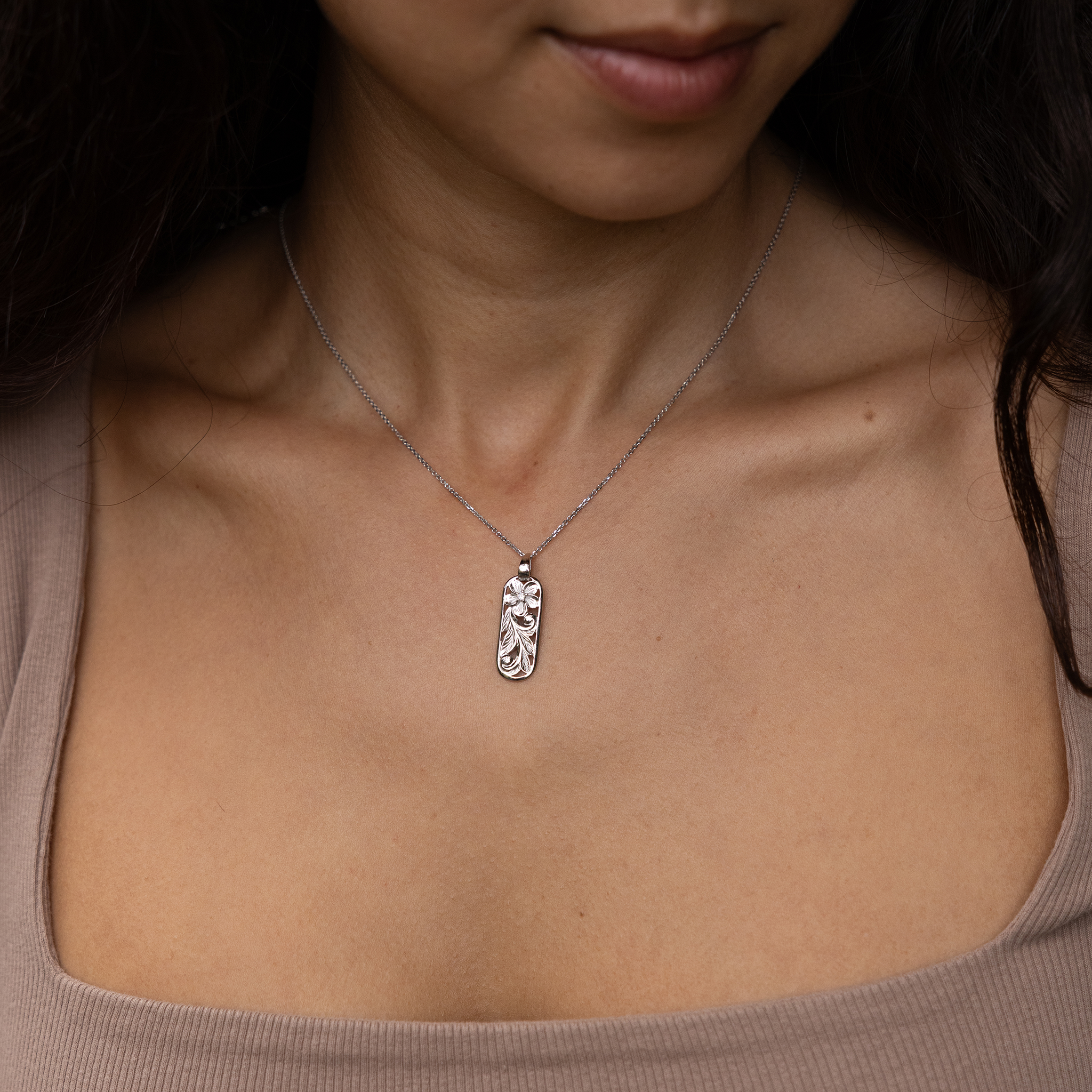 Hawaiian Heirloom Plumeria Pendant in White Gold with Diamond - 24mm