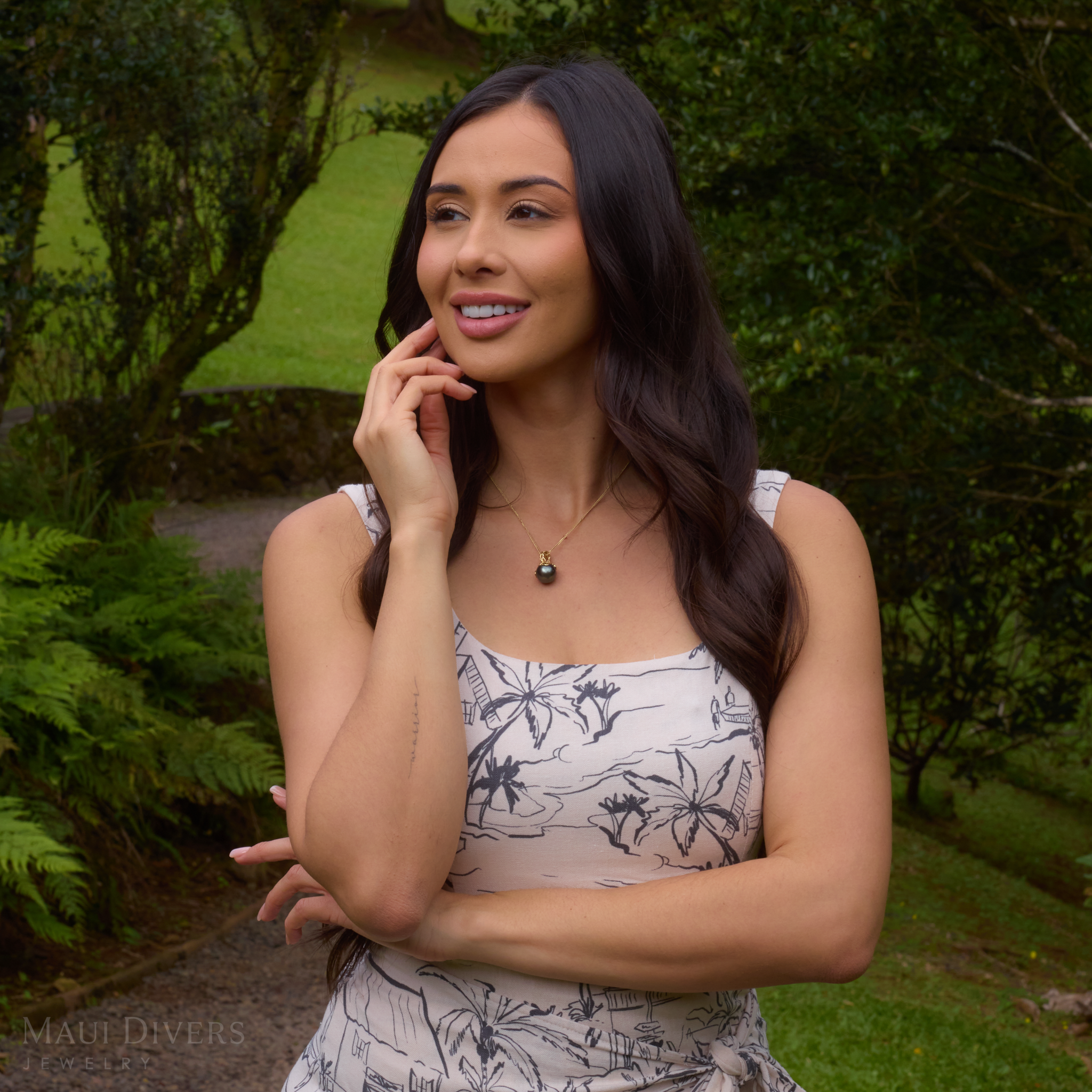 リビング・ヘアルーム・タヒチアンブラックパール・ペンダント ダイヤモンド・ゴールド 14-15mm