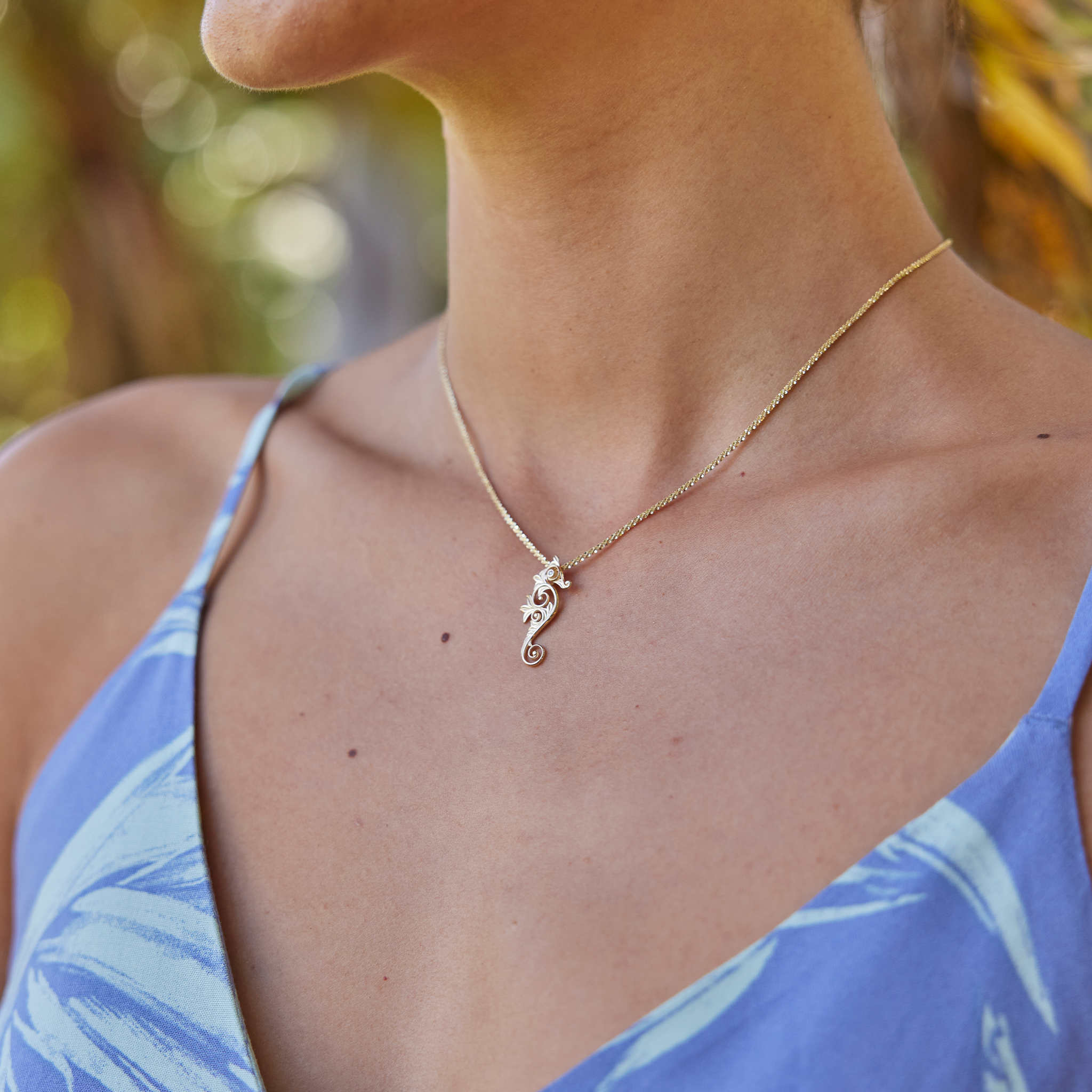 リビング・ヘアルーム・シーホース・ペンダント ダイヤモンド・ゴールド - 25mm