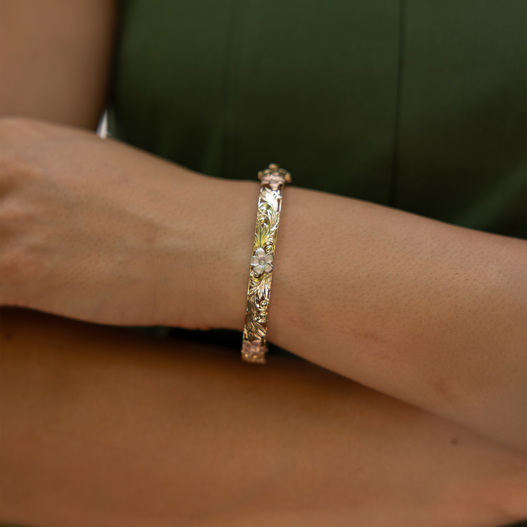 ハワイアン・エアルームプルメリア ヒンジブレスレット ダイヤモンド 8mm スリーカラーゴールド