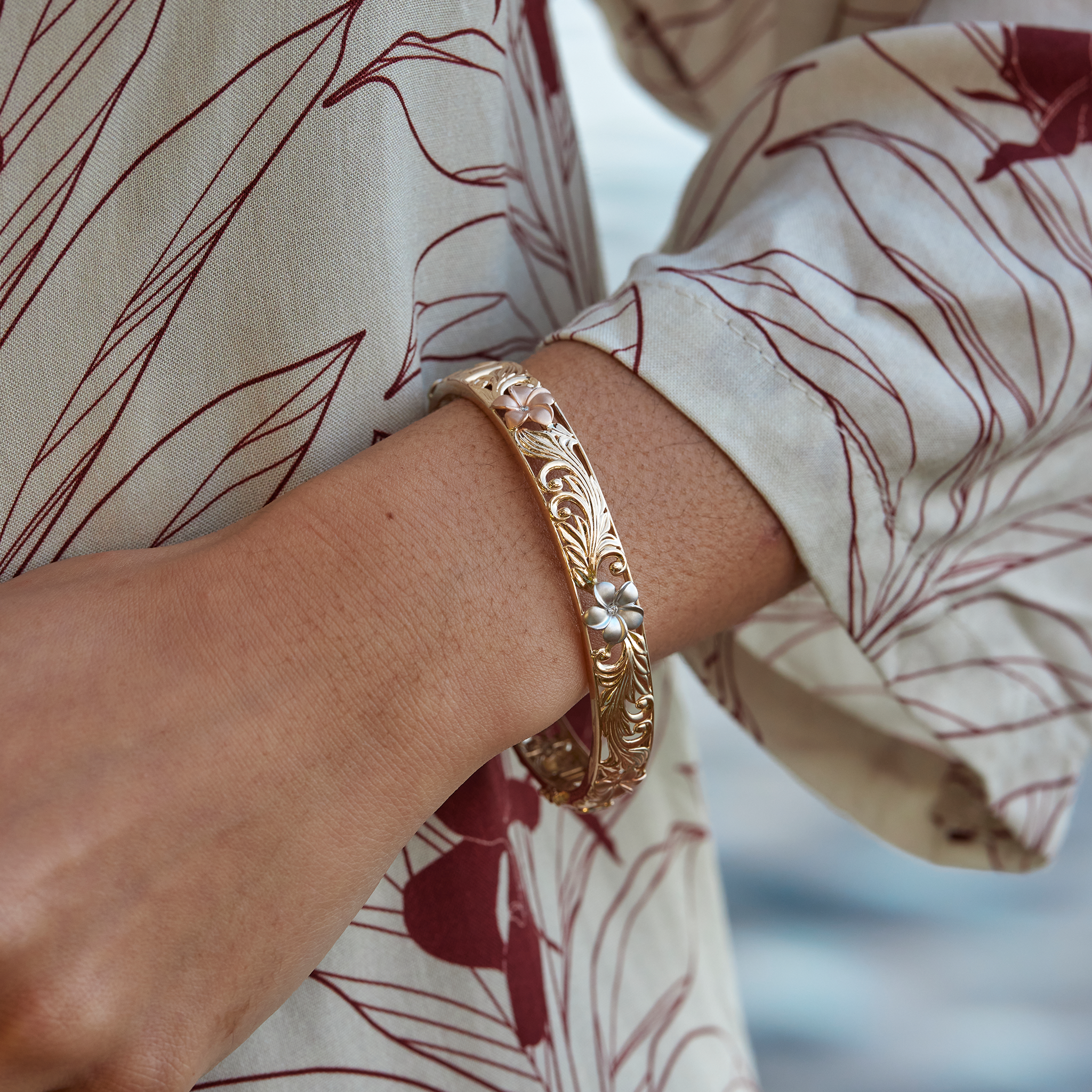 ハワイアン・エアルームプルメリア ヒンジブレスレット ダイヤモンド 8mm スリーカラーゴールド