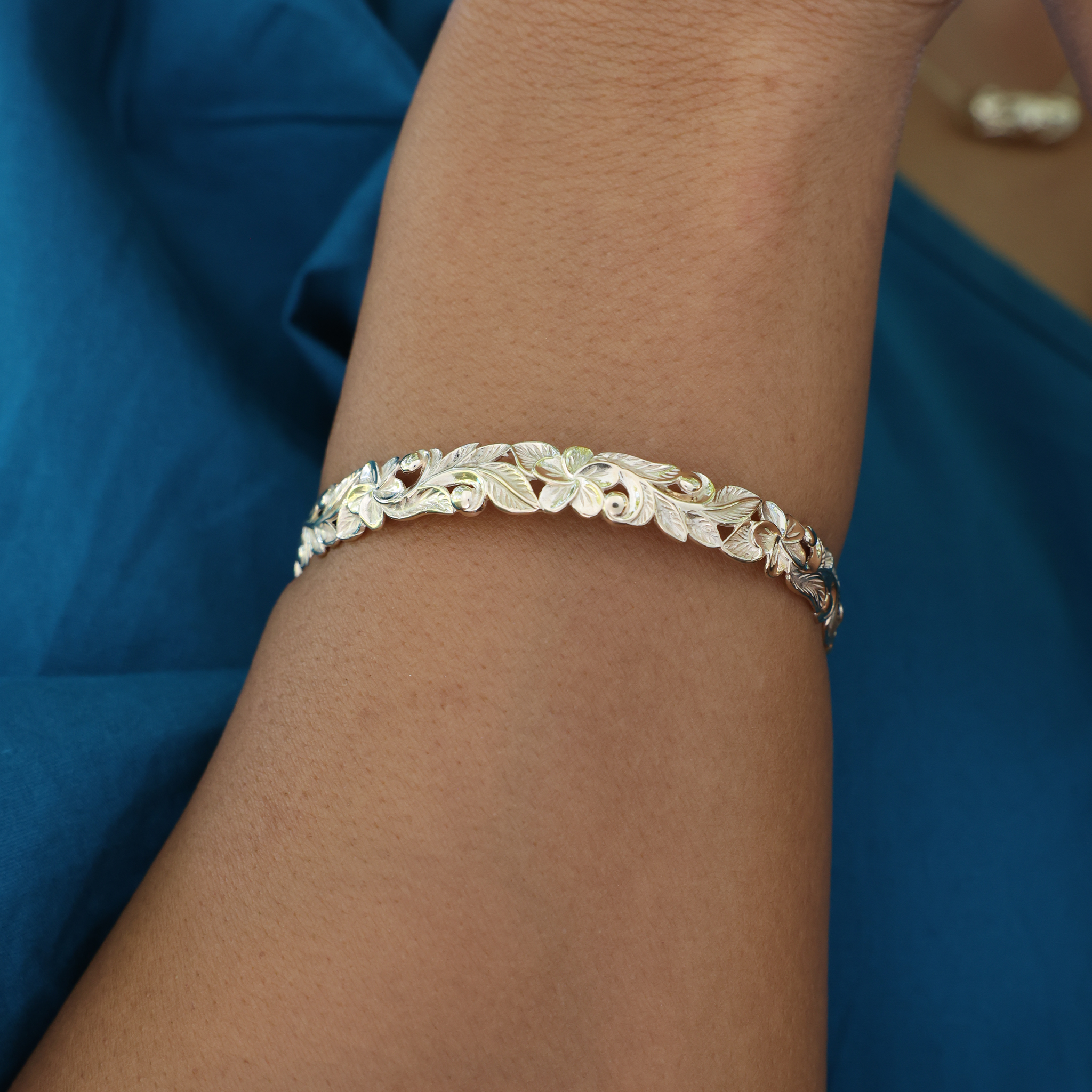 ハワイアン・エアプルメリア ブレスレット ゴールド - 8mm