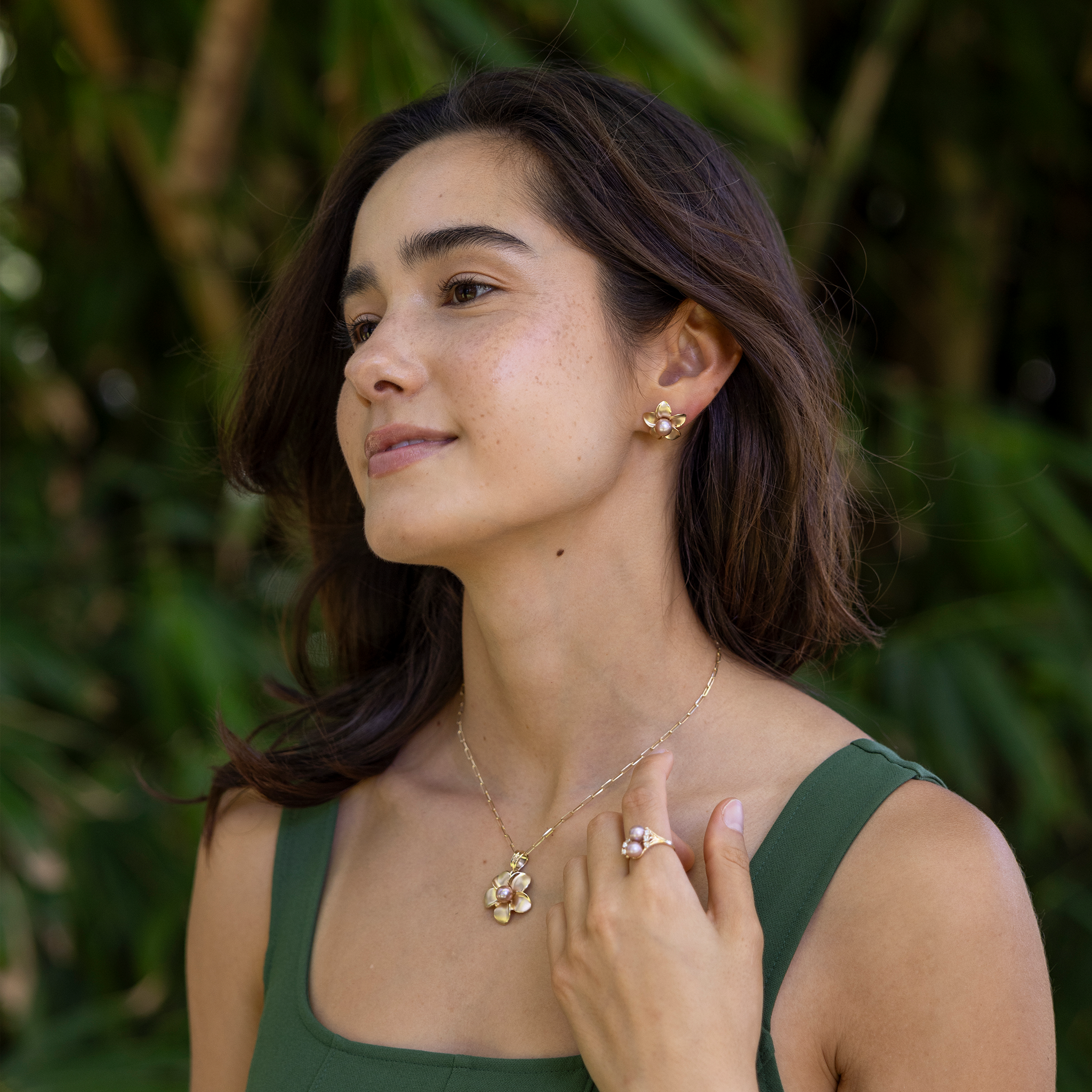 ピック アプルメリア ピアス ゴールド - 18mm