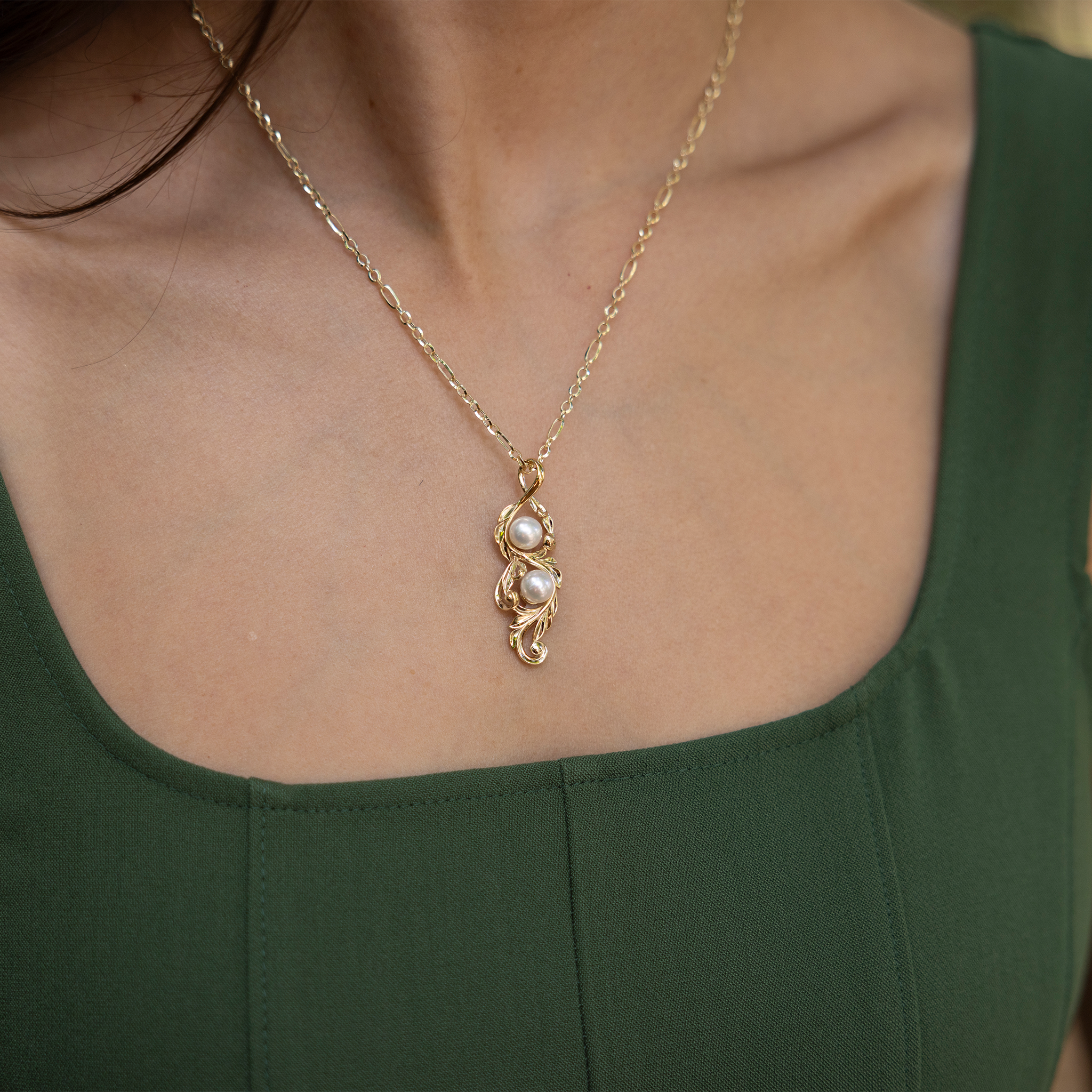 Pick A Pearl Maile Scroll Pendant in Gold - 41mm