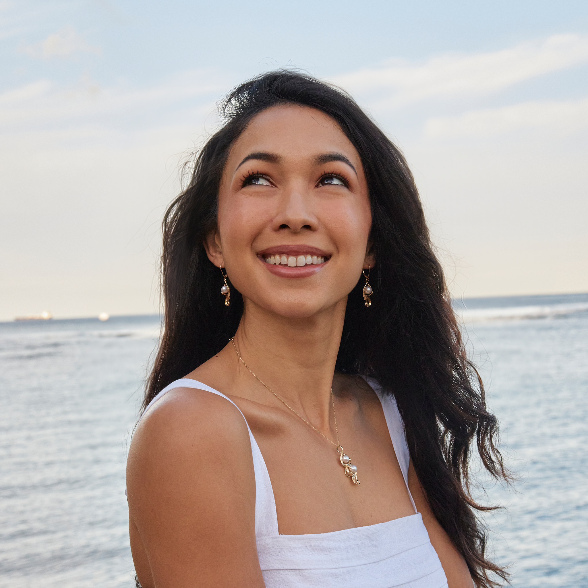 Pick A Pearl Maile Scroll Pendant in Gold - 41mm