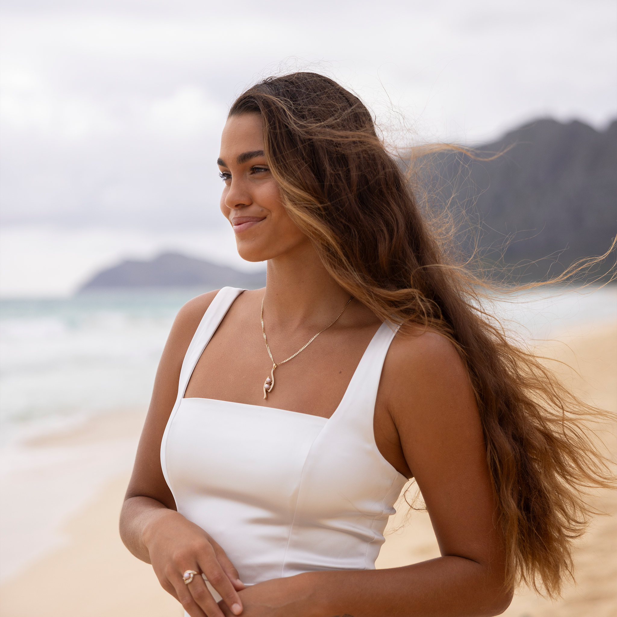 Pick A Pearl Pendant in Gold - 39mm