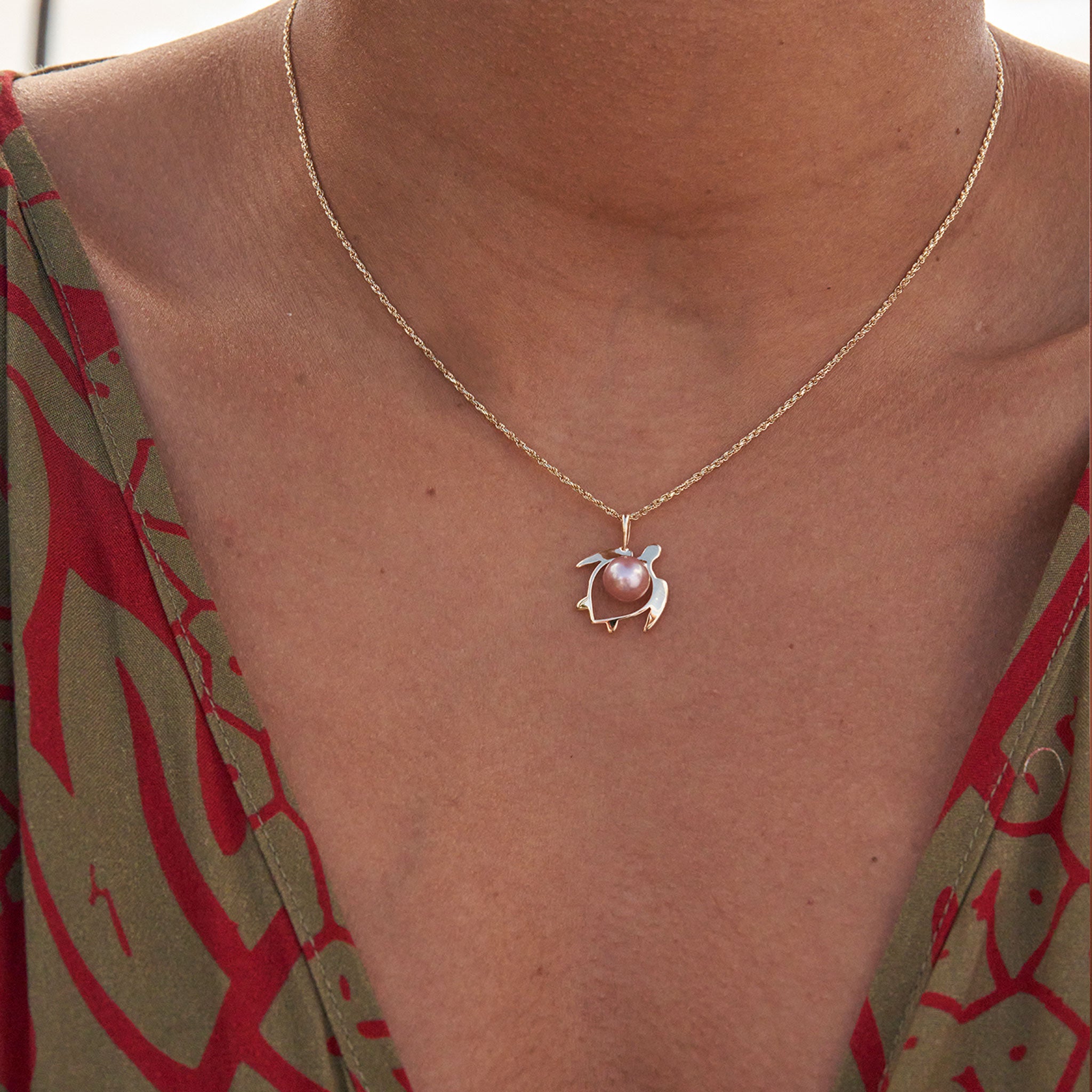 Pick A Pearl Honu (Turtle) Pendant in Gold - 15mm