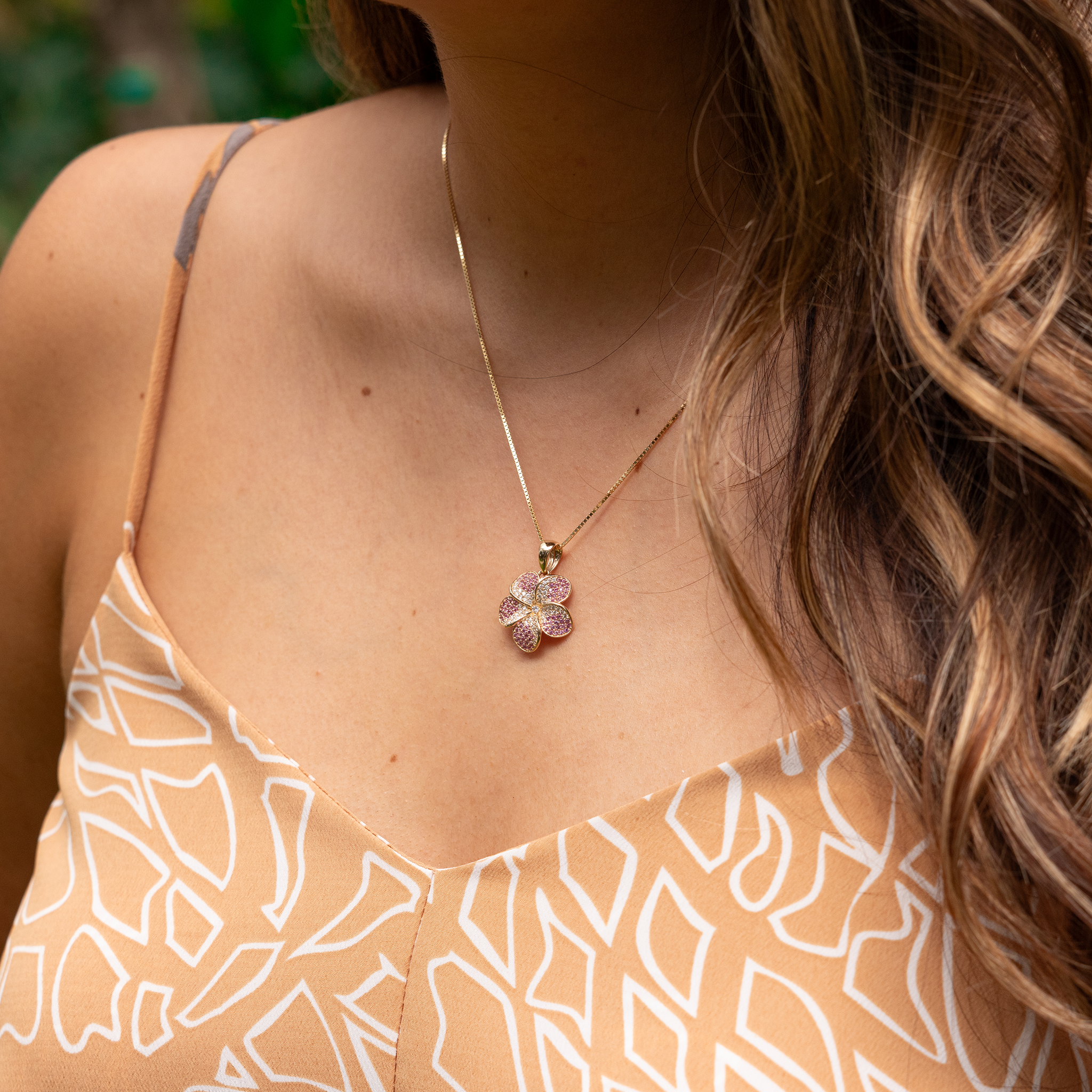 プルメリア ピンクサファイア ダイヤモンド ゴールド ペンダント - 20mm