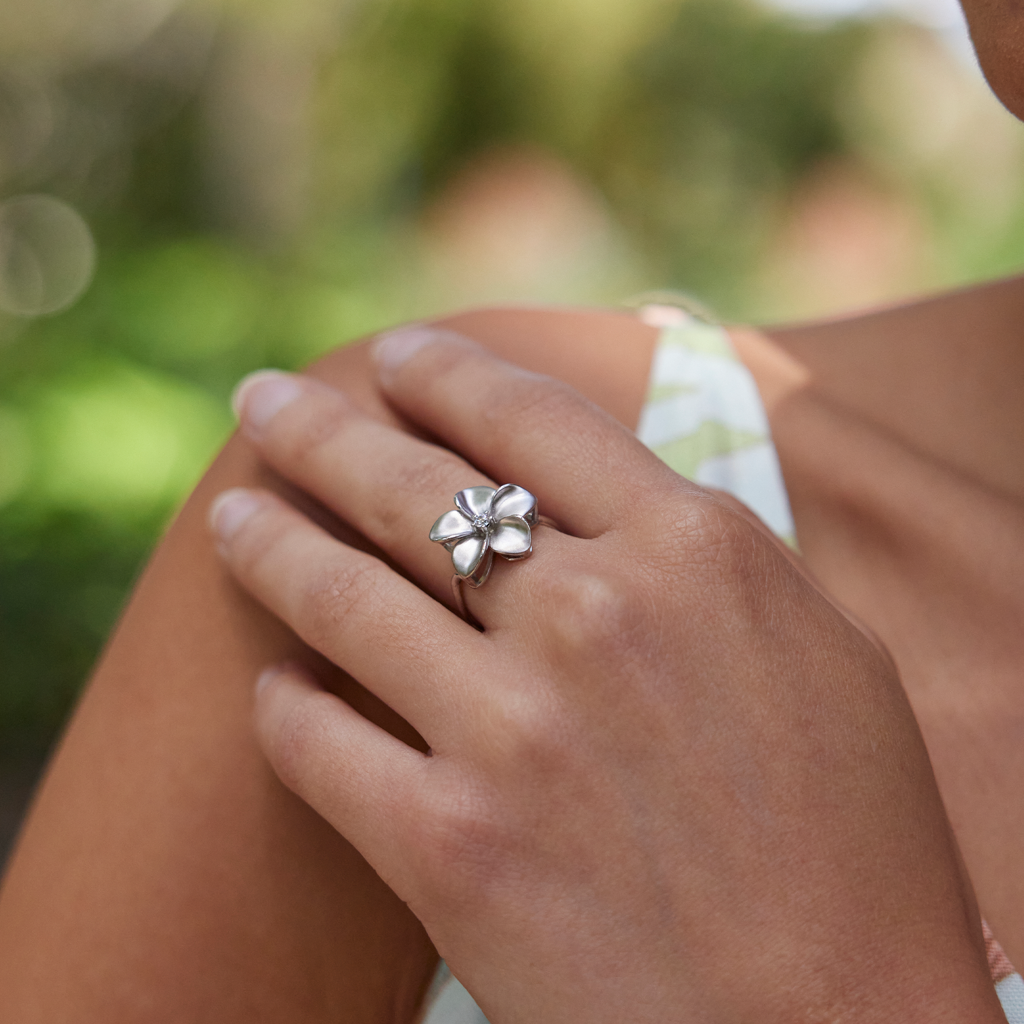 プルメリア ダイヤモンド ホワイトゴールド リング - 16mm