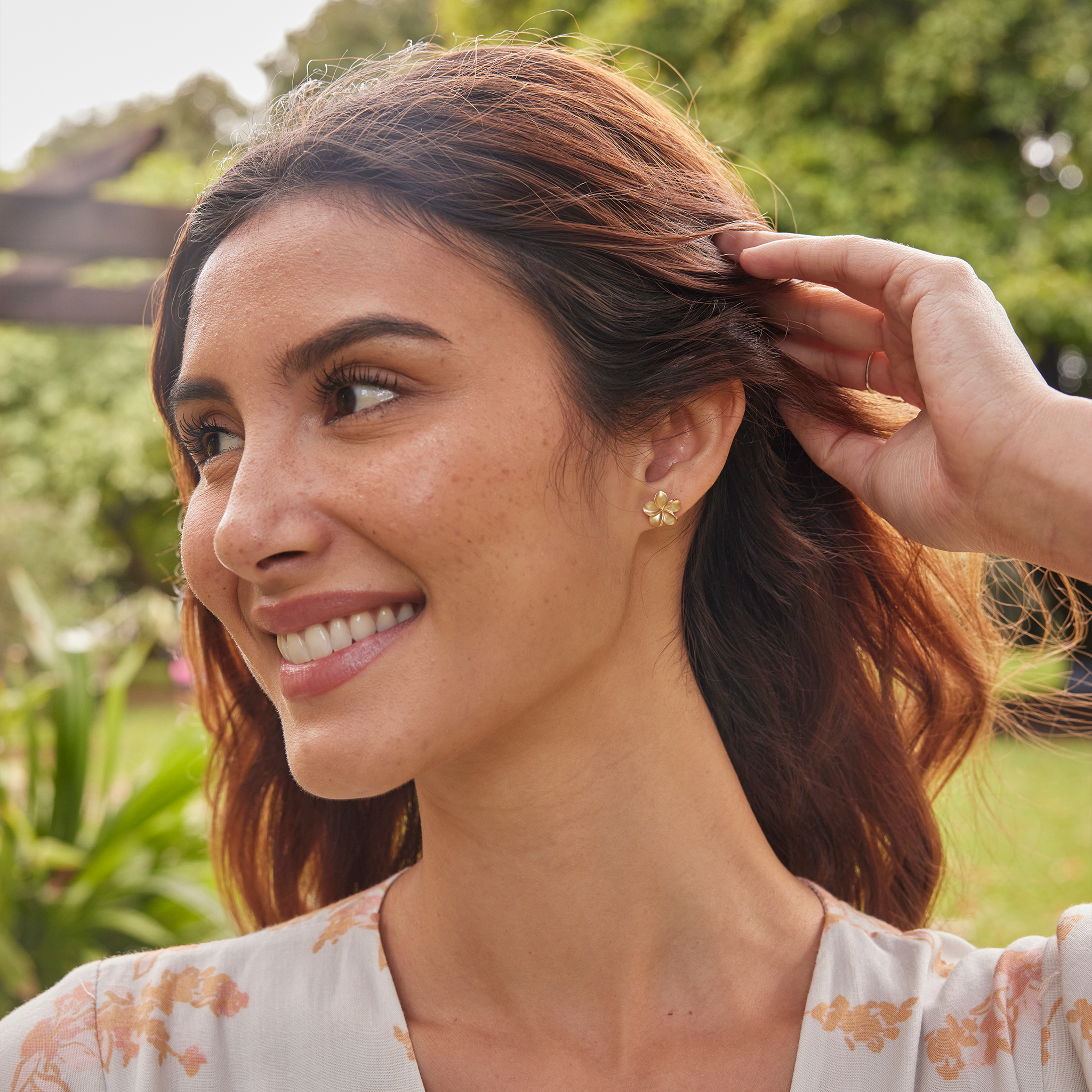 プルメリア・ピアス ゴールド - 11mm