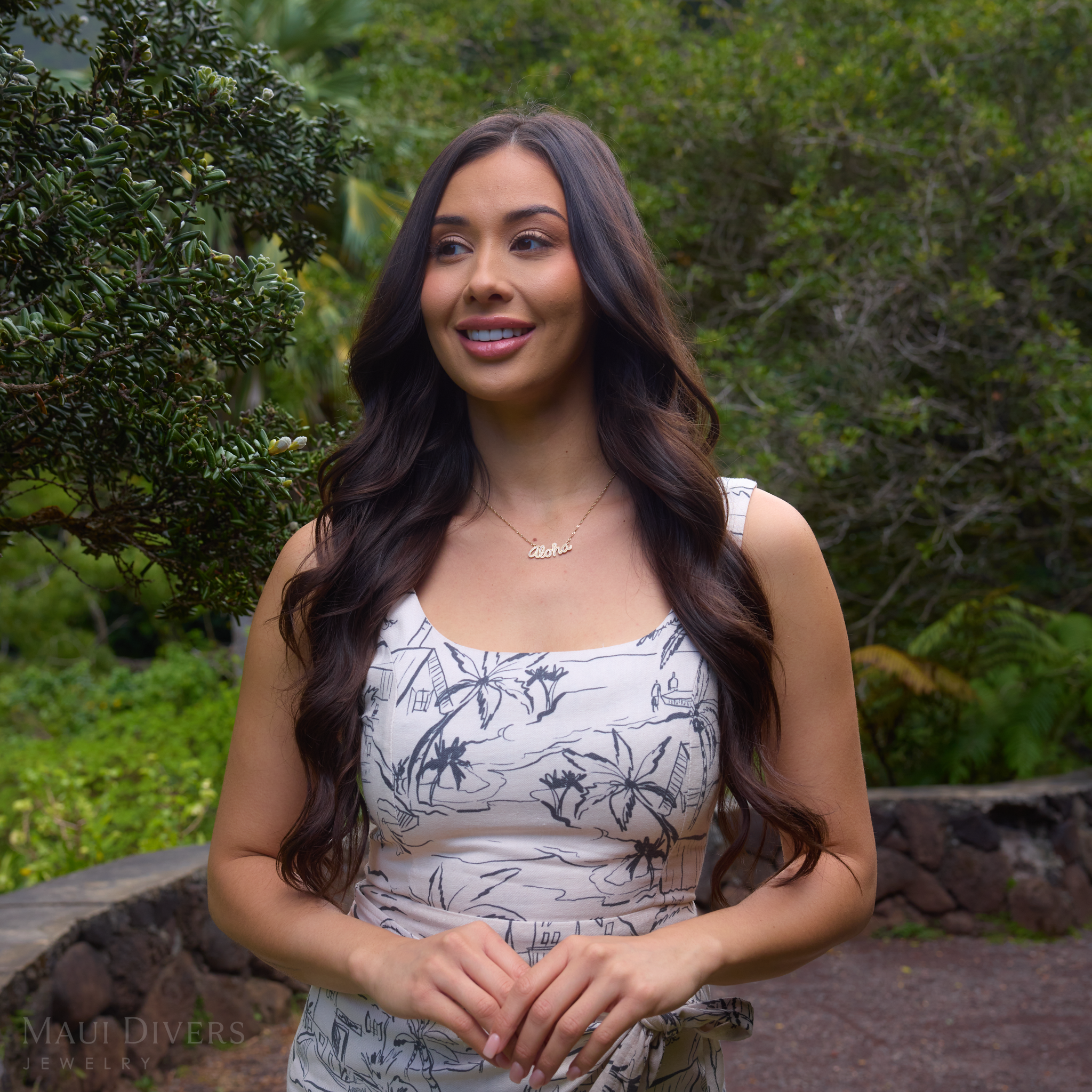 ダイヤモンドとゴールドの16インチアロハネックレス