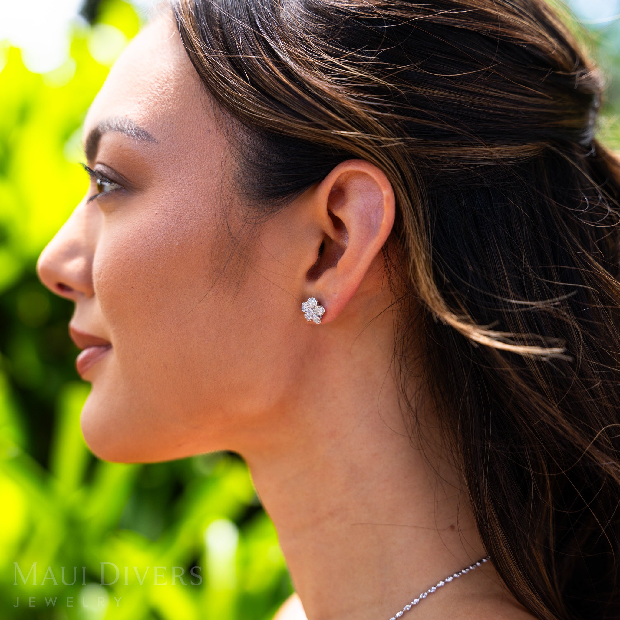 プルメリア ダイヤモンド ホワイトゴールド ピアス - 11mm