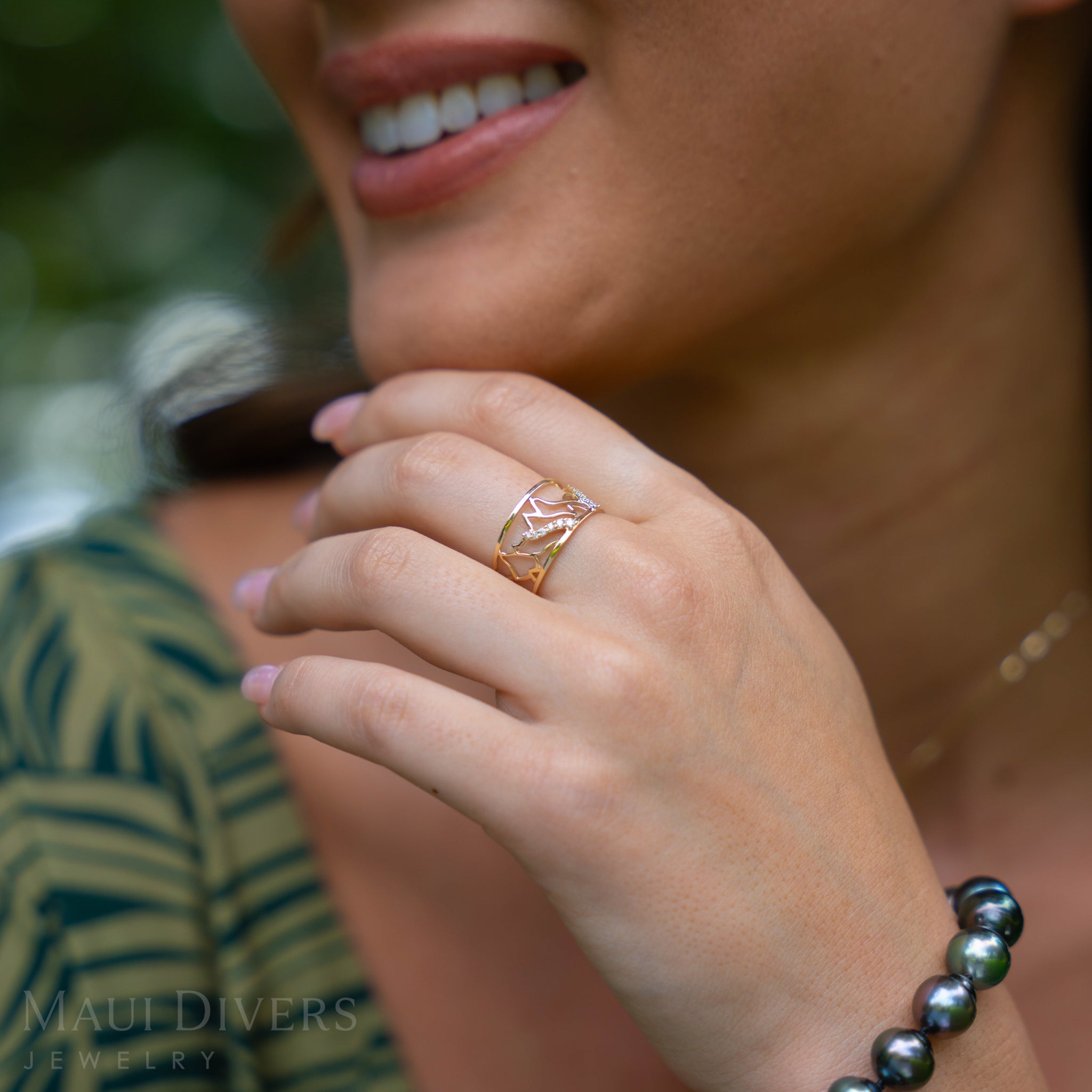 Koʻolau Waterfall Ring in Gold with Diamonds - 10mm