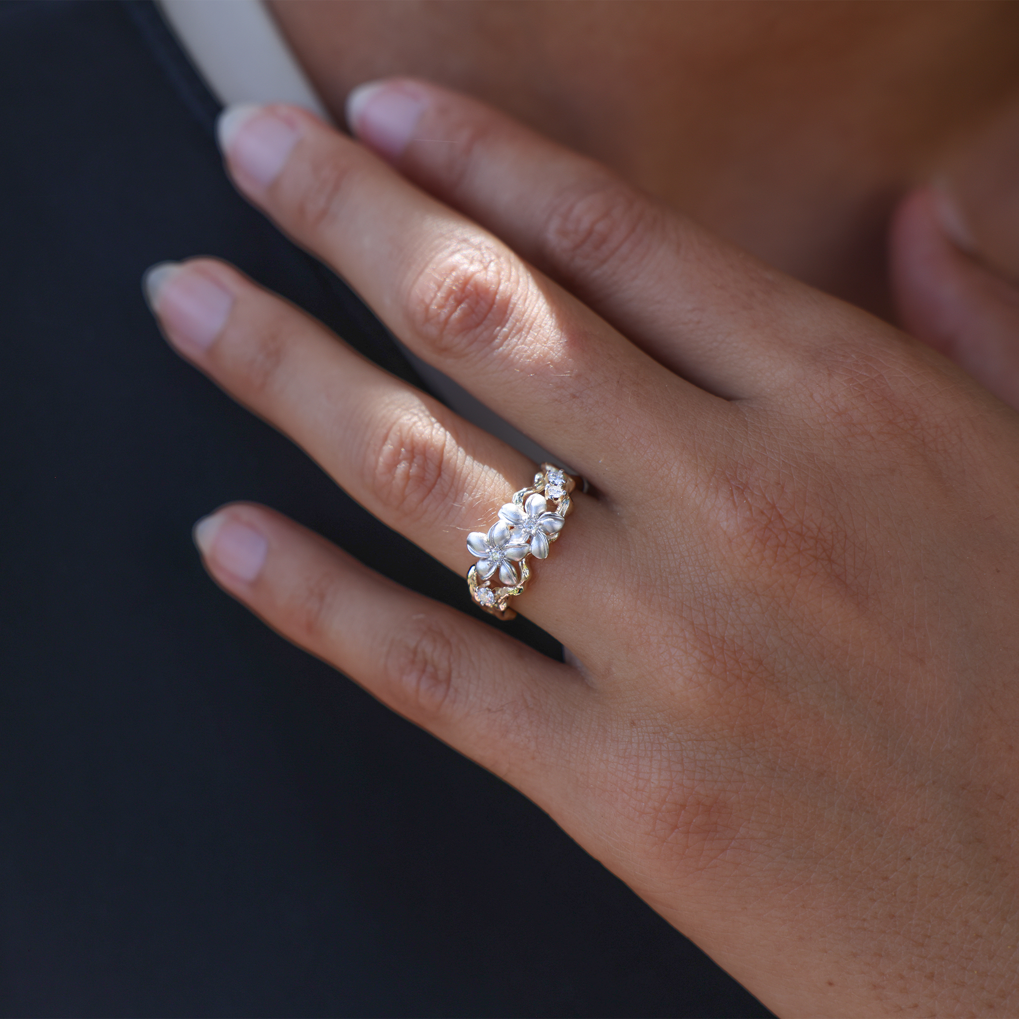 プルメリア ダイヤモンド・ツートーンゴールド・リング - 10mm