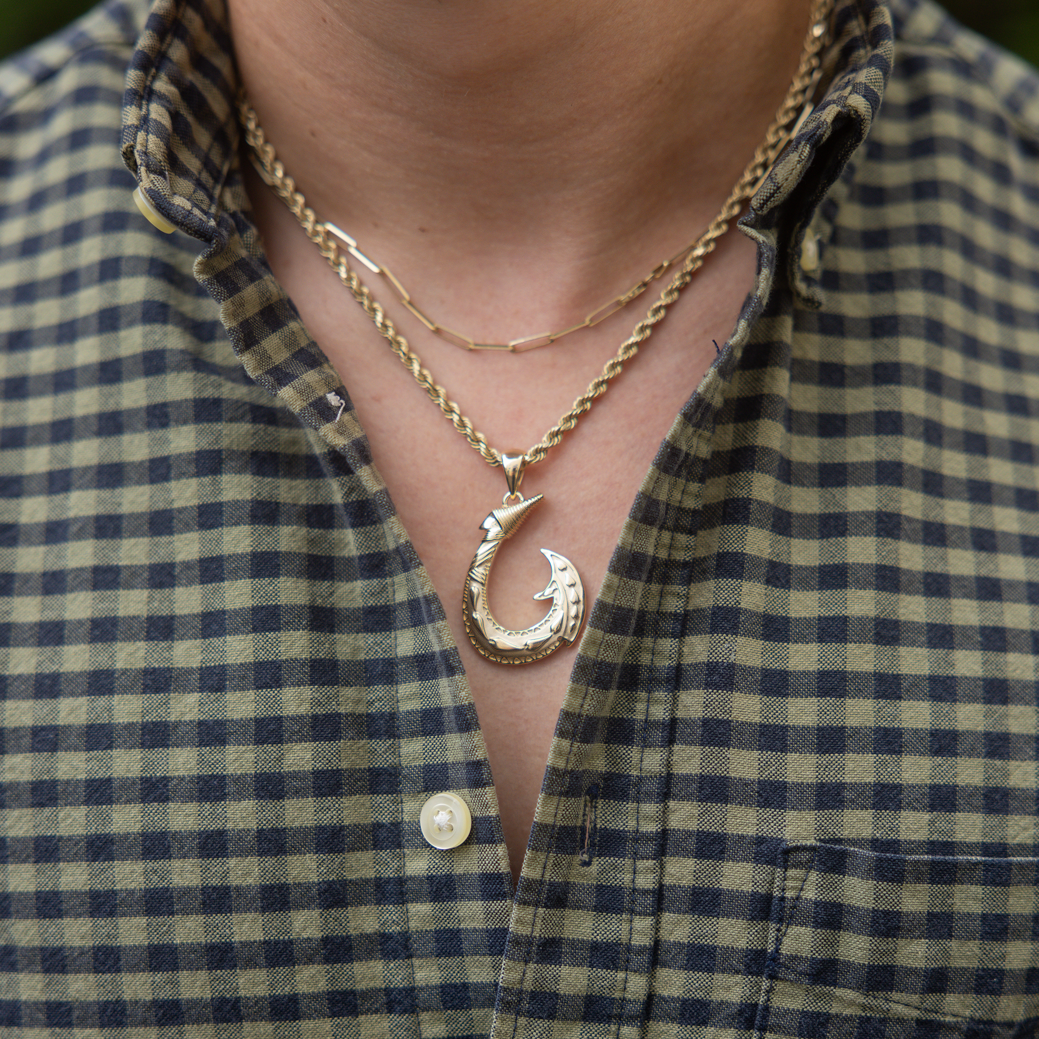 Fish Hook Pendant in Gold - 36mm