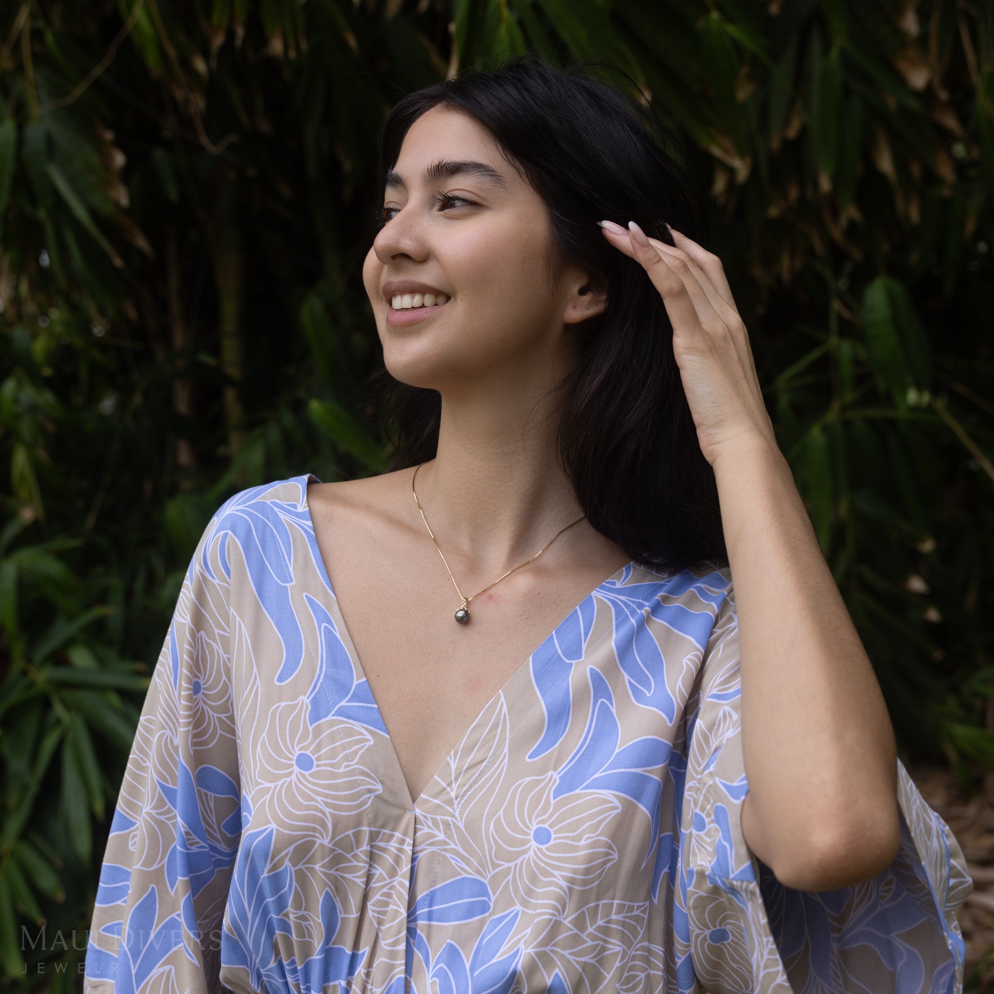 リビング・ヘアルーム・タヒチアンブラックパール・ペンダント ダイヤモンド・ゴールド 9-10mm